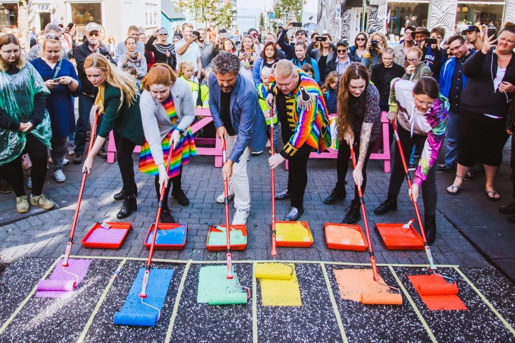 Reykjavík Pride Festival, Strasse bemalen, Island