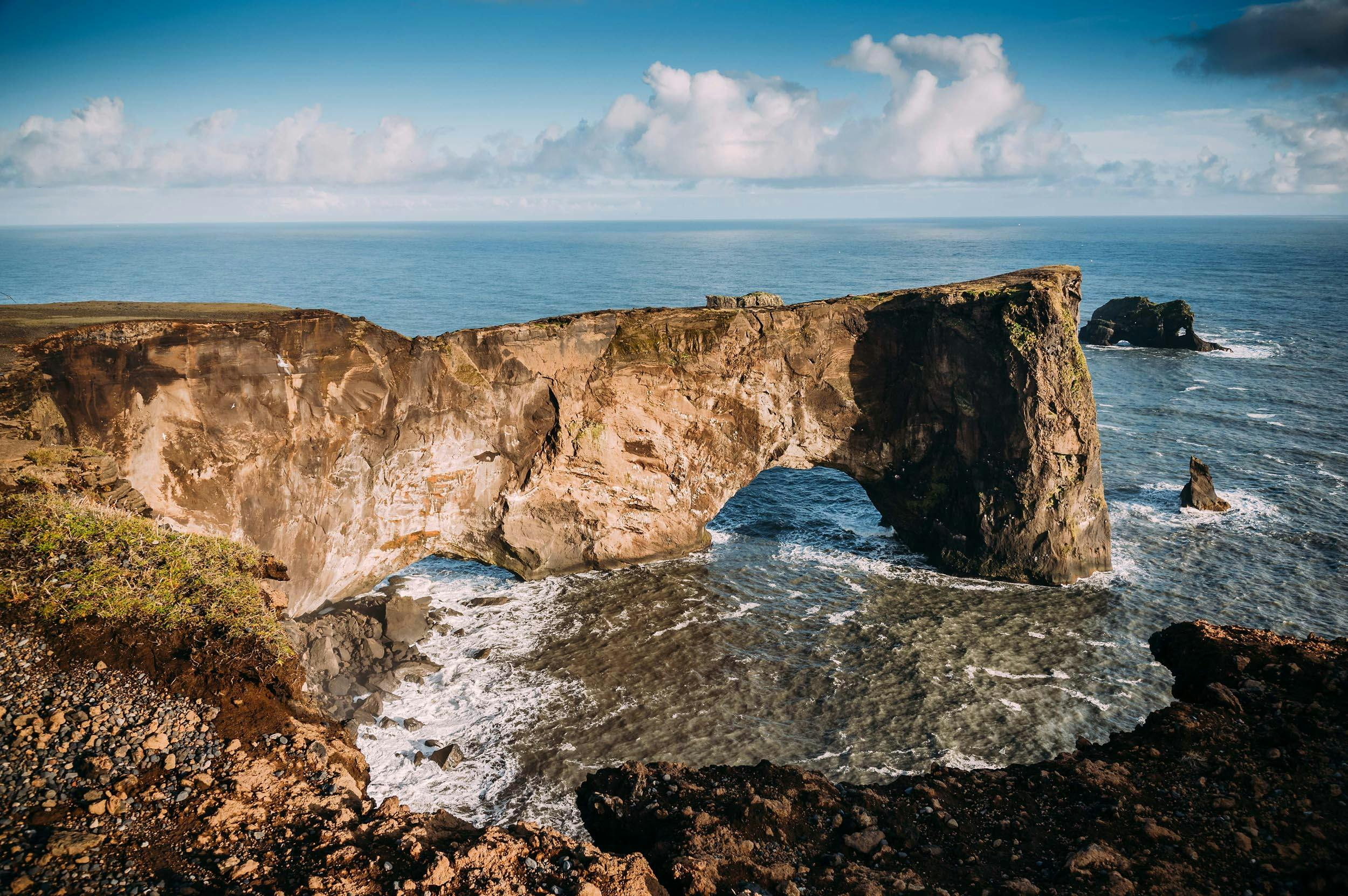 Dyrhólaey, Felstor, Meer, Frühling, Island