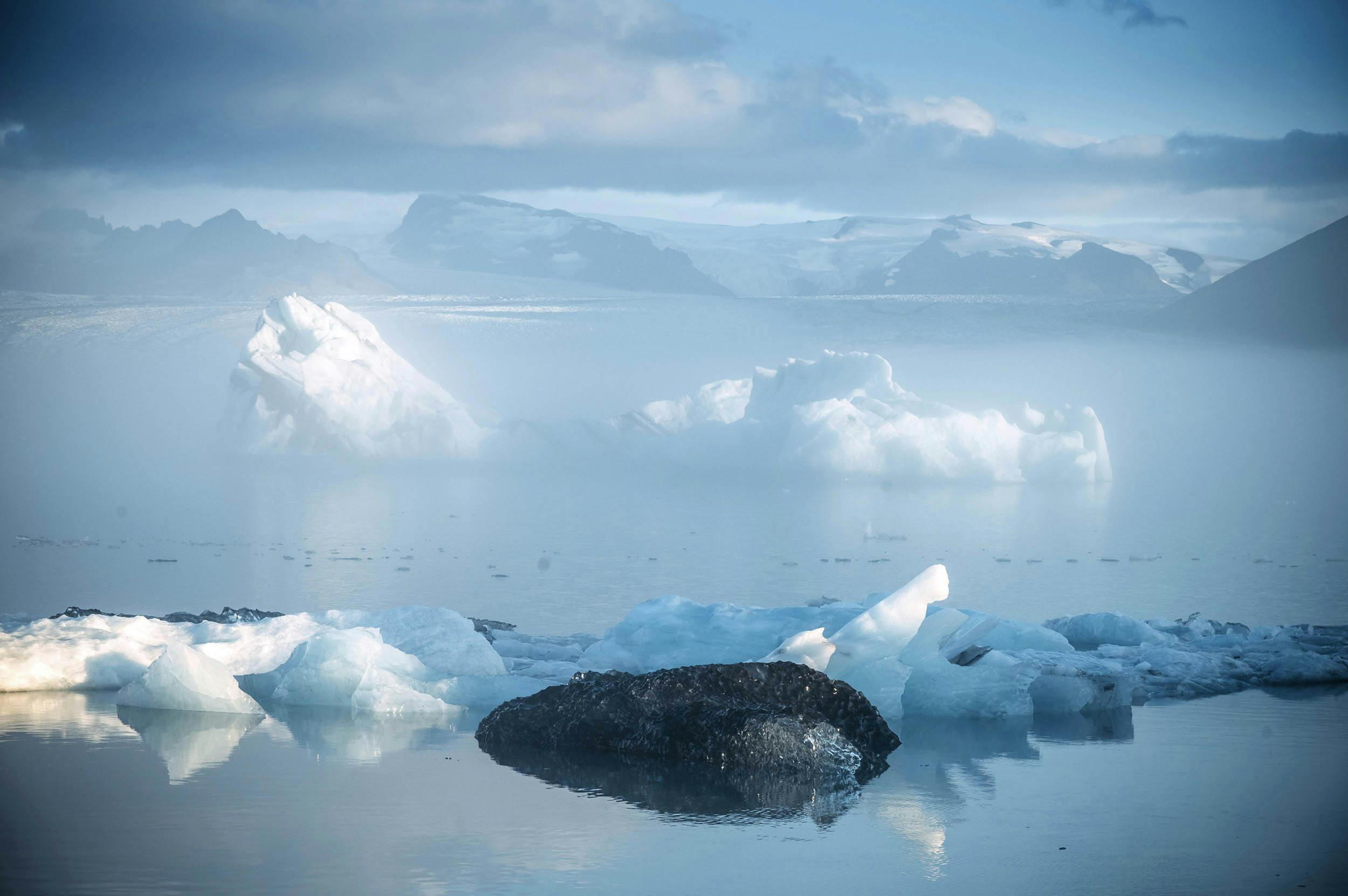 Gletscherlagune, Eisberge, Jökulsárlón, Nebel, Island
