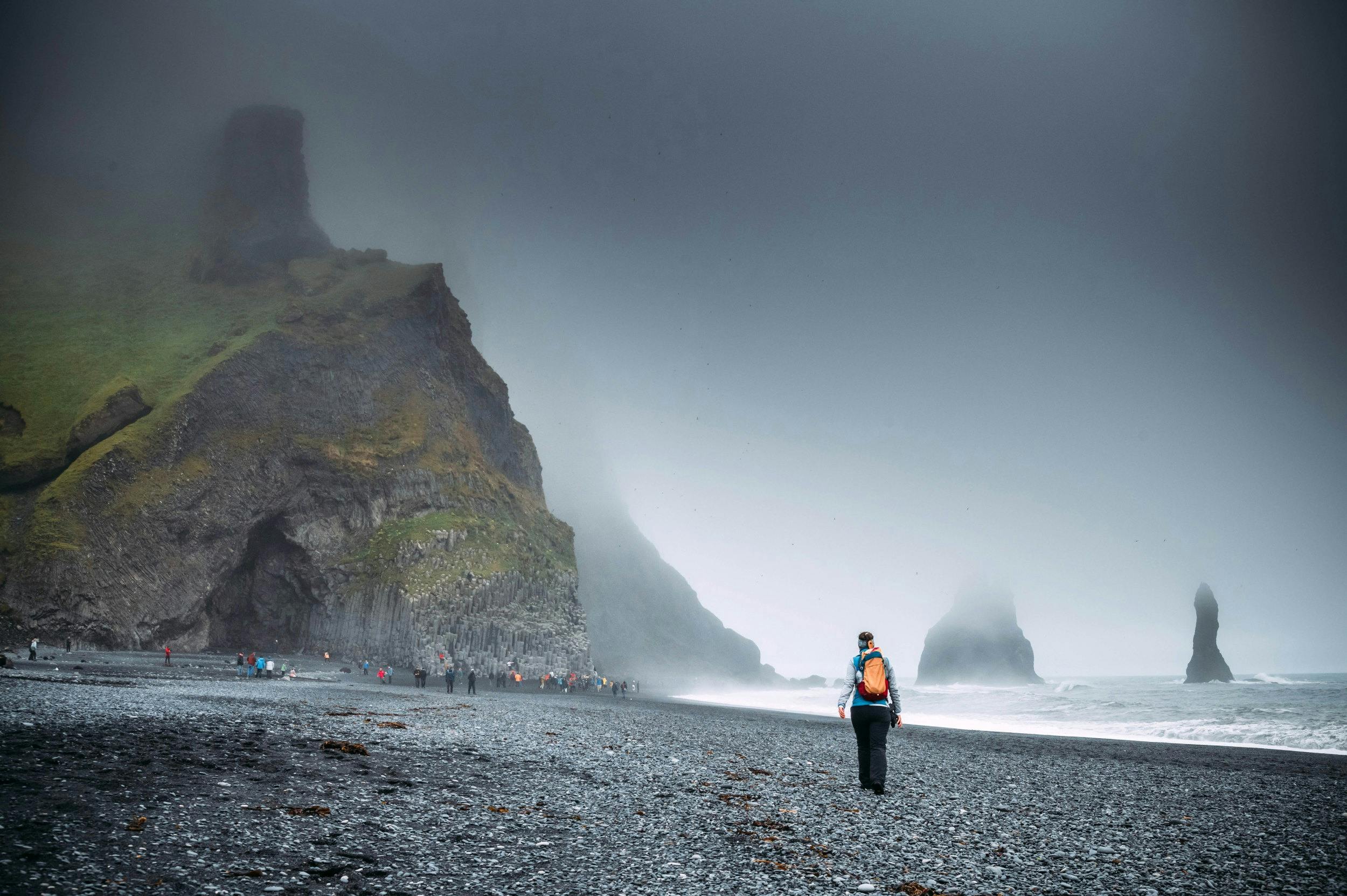 Strand, Reynisfjara, Person, Reynisdranger, Island