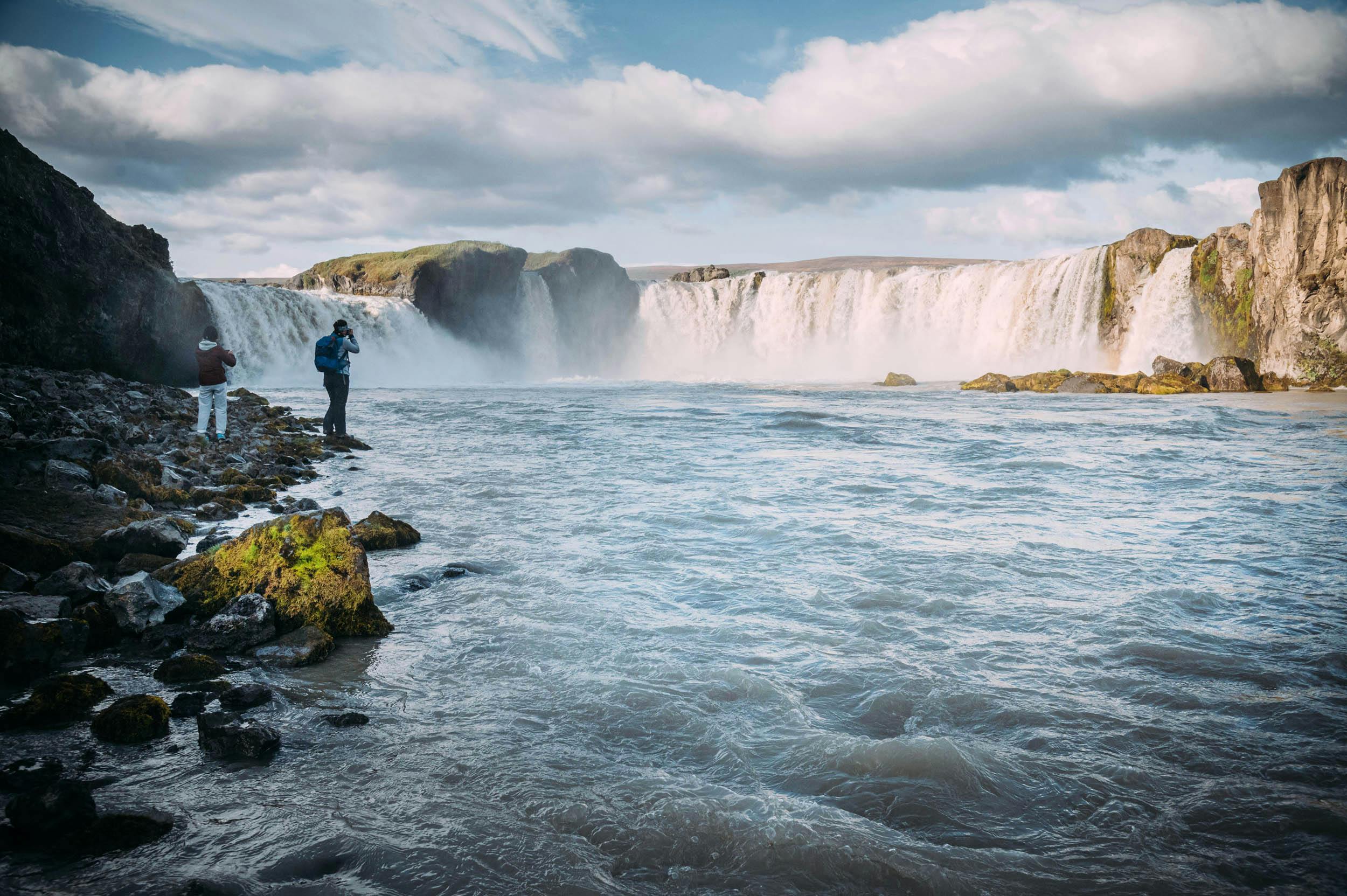 Wasserfall, Godafoss, Person fotografiert, Island