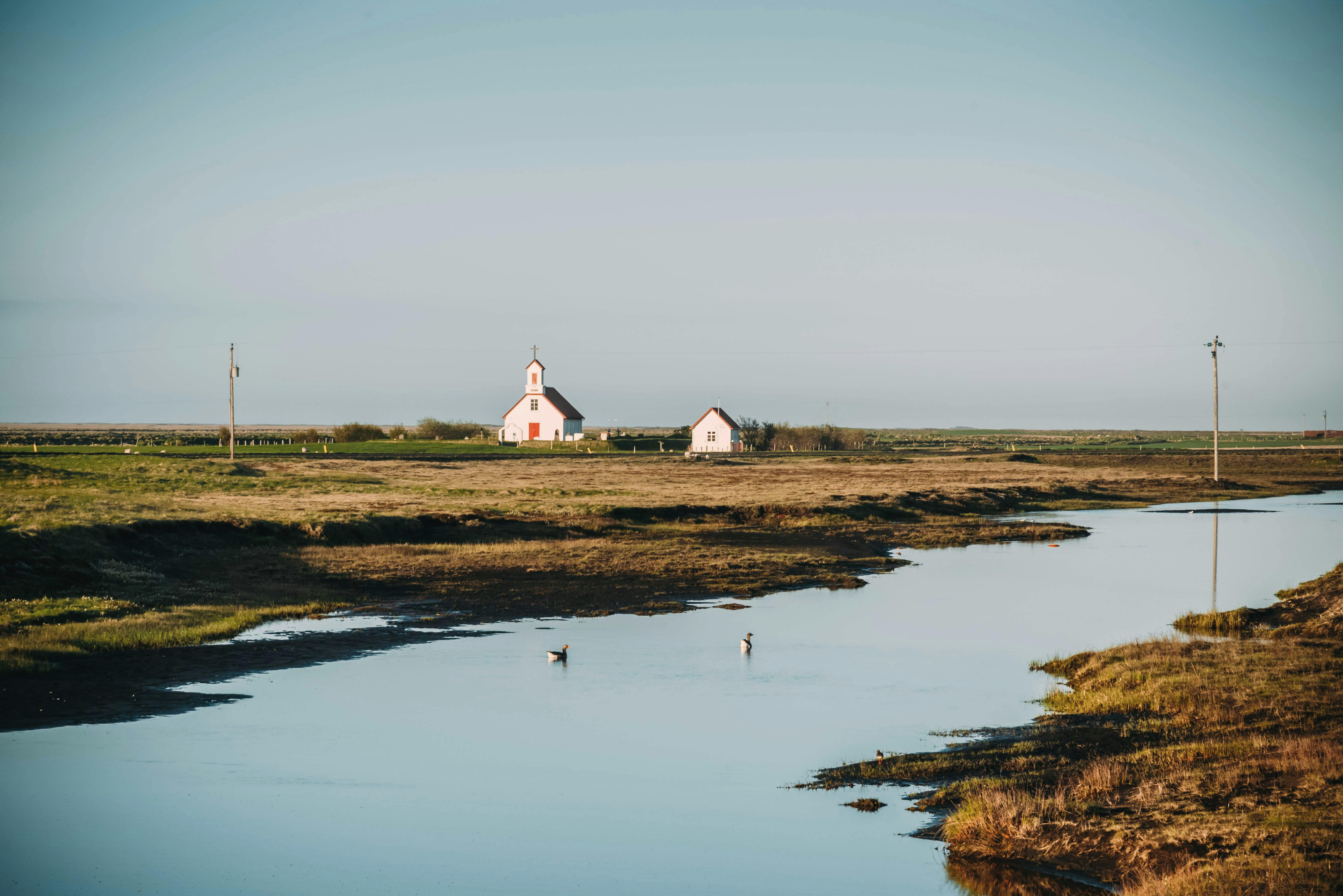 Kirche, See, Spiegelung, Mitternachtssonne, Island