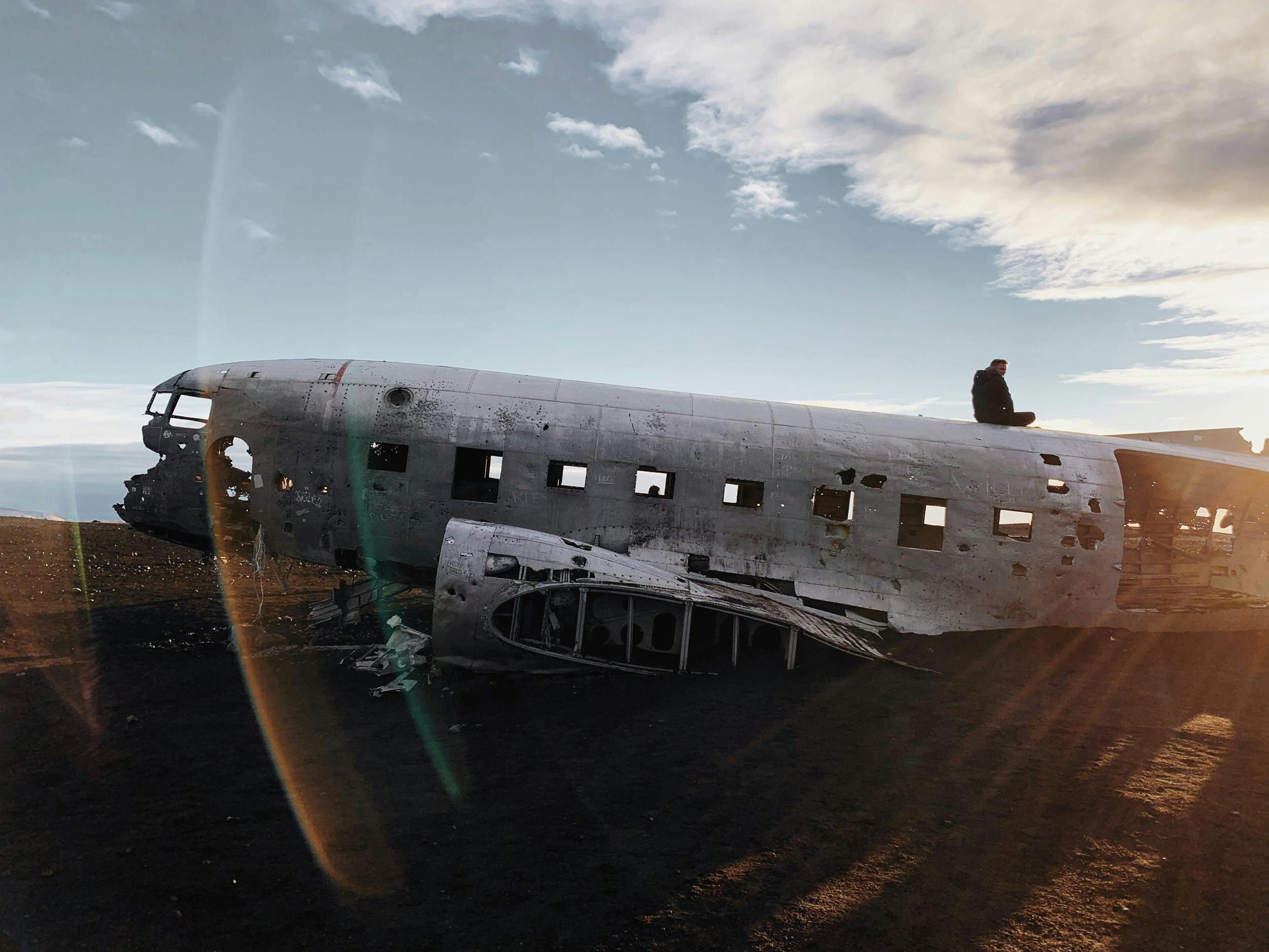 Flugzeugwrack, DC-3, island