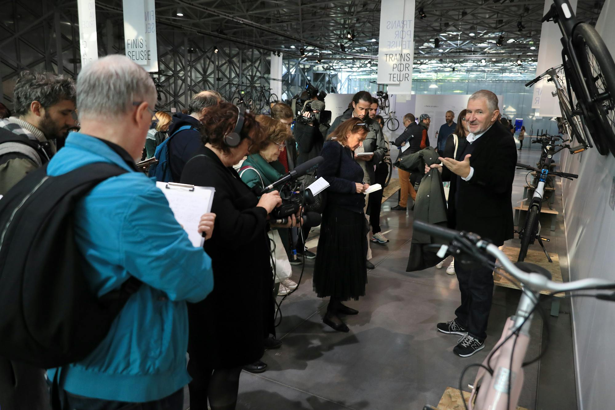  "L'artisanat réinventé" : un podcast exclusif réalisé sur les cycles Victoire par l'agence NoDesign à la Cité du Design.   