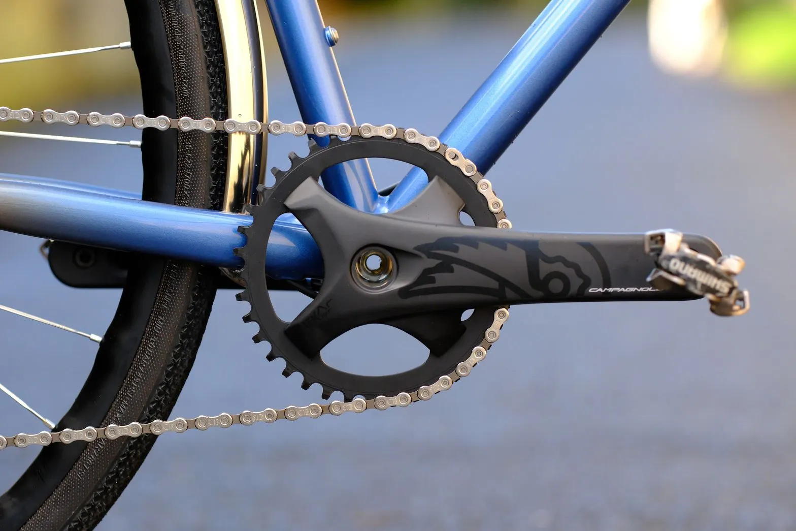 Victoire n°596 — pédalier Campagnolo Ekar et plateau 38 dents