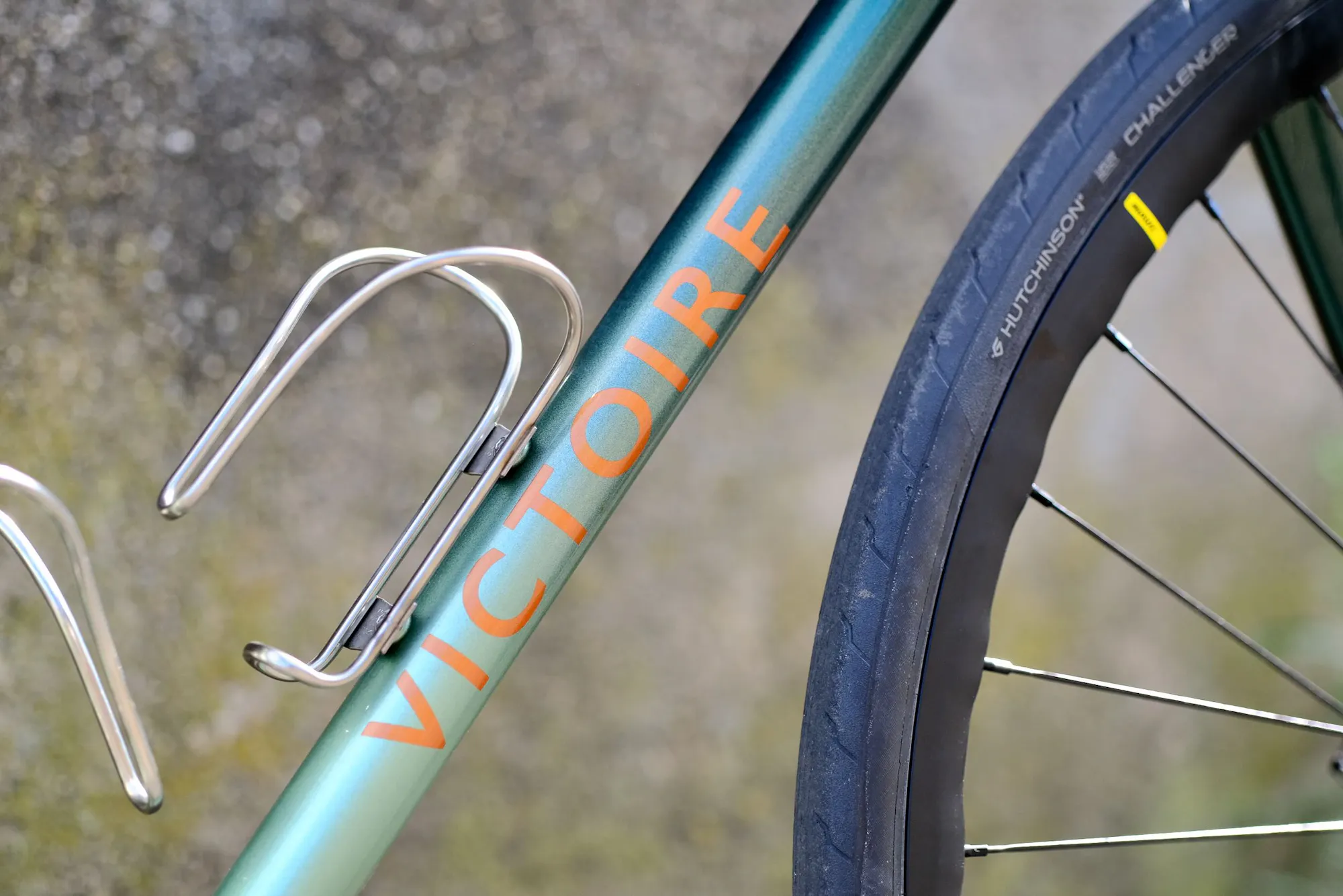 Tube diagonal, logo Victoire et porte-bidon du Victoire n°583