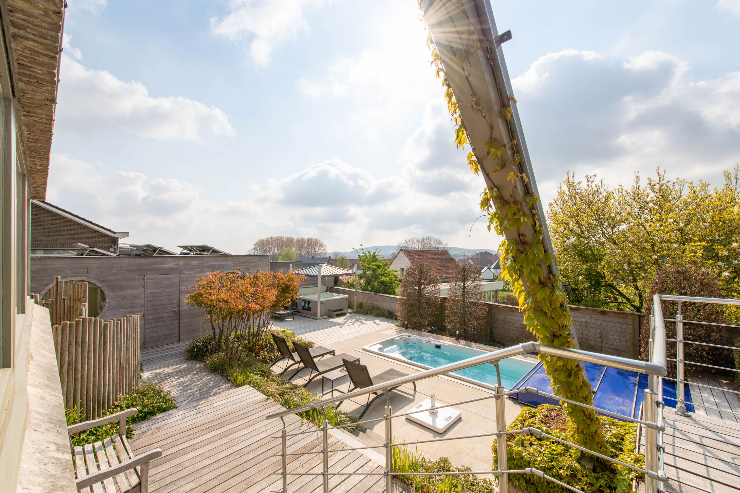 Rent a holiday cottage with pool and wellness