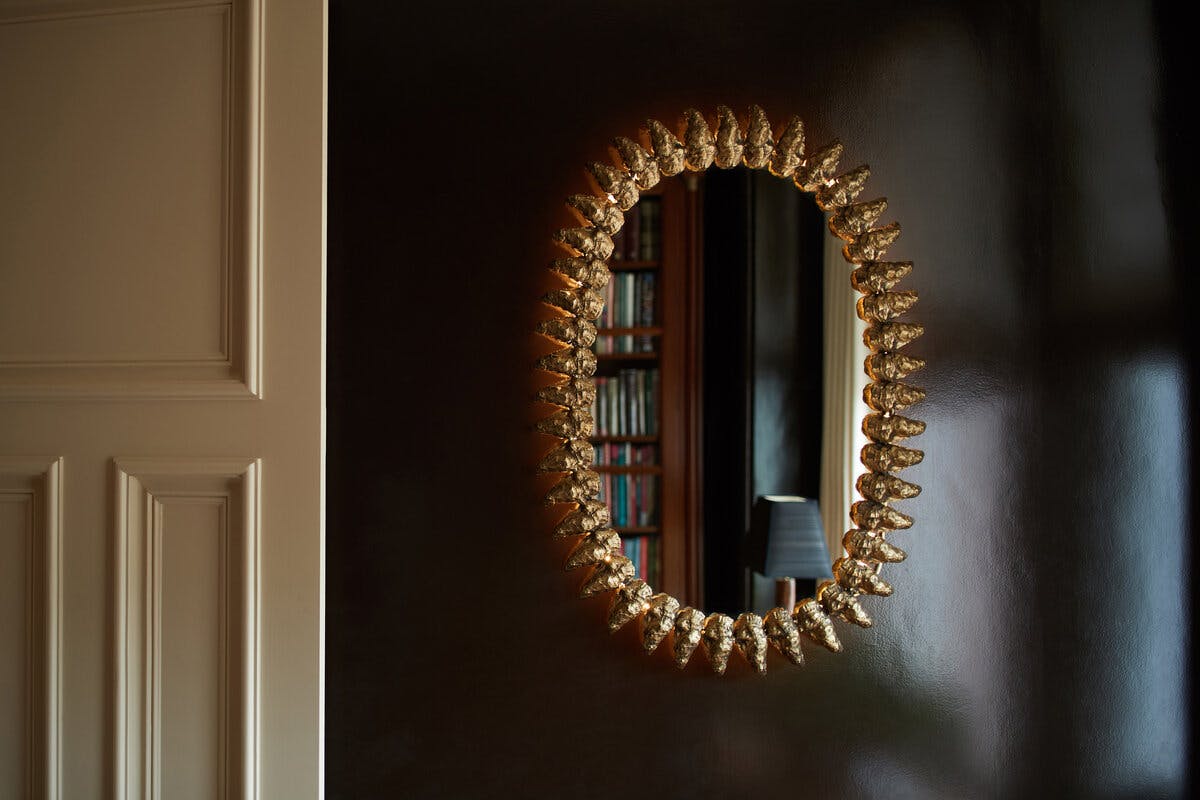 Ostrei Mirror close on setting