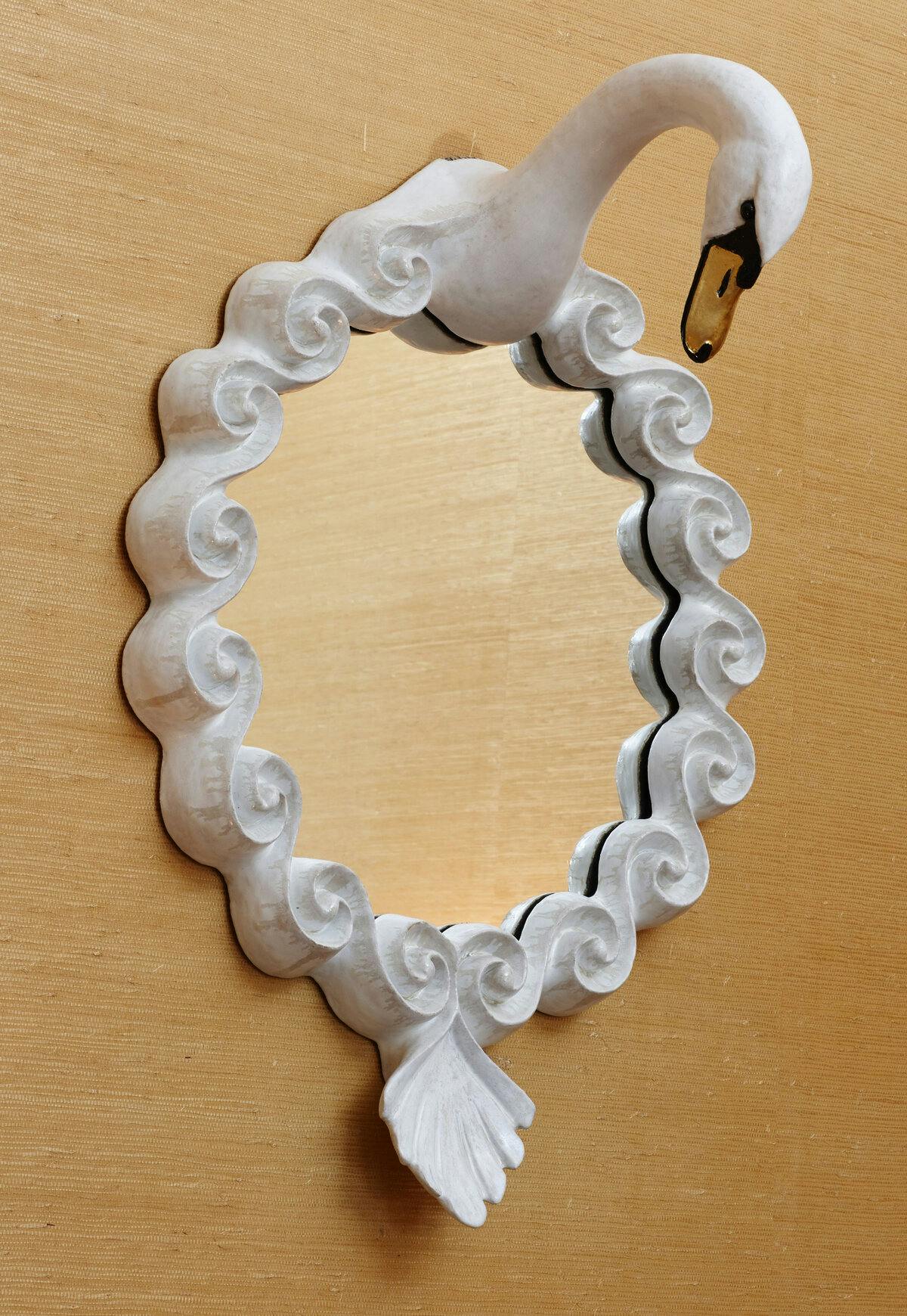 Swan Mirror wide on setting