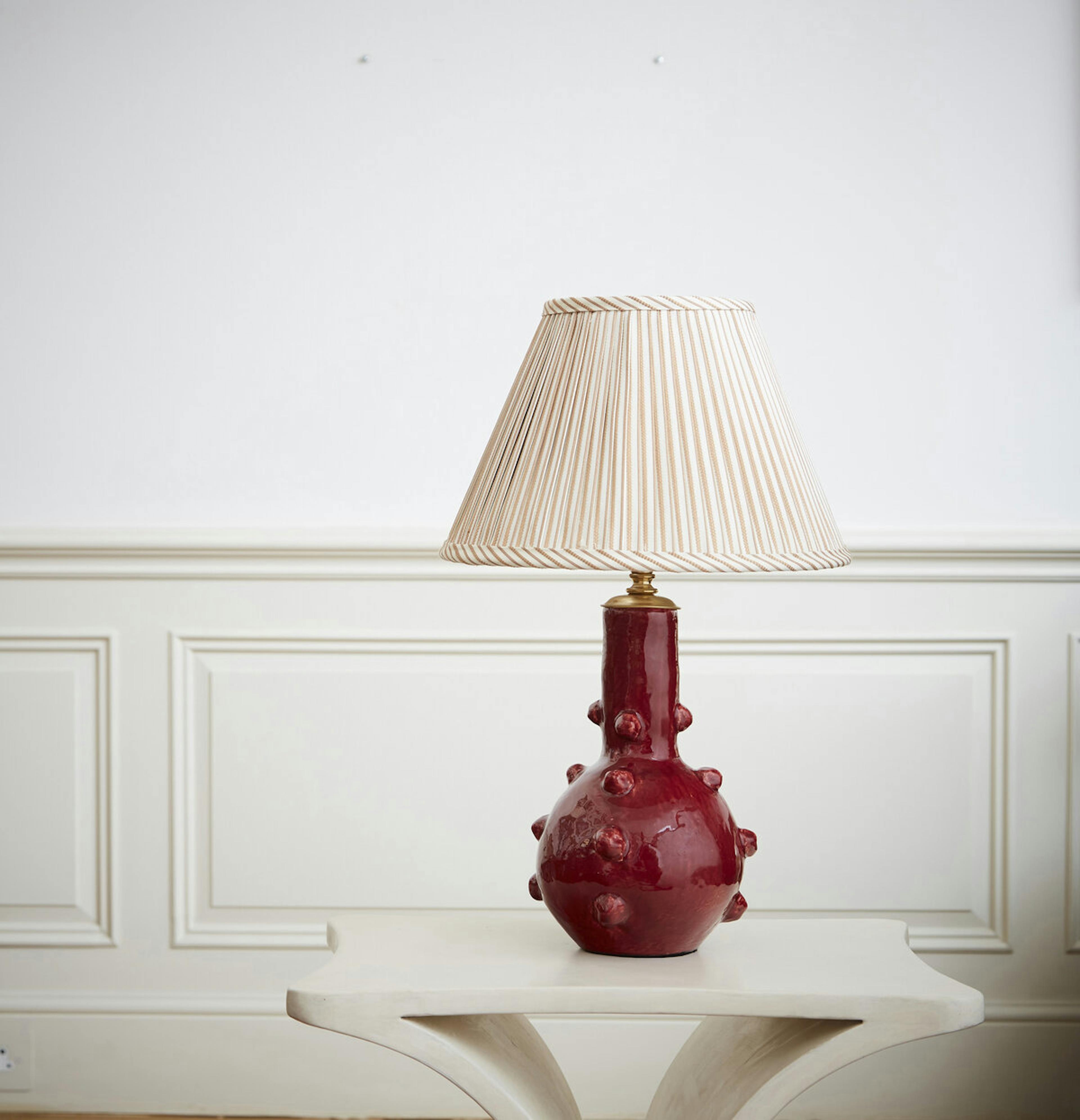 Lampe Ballon closeup on table