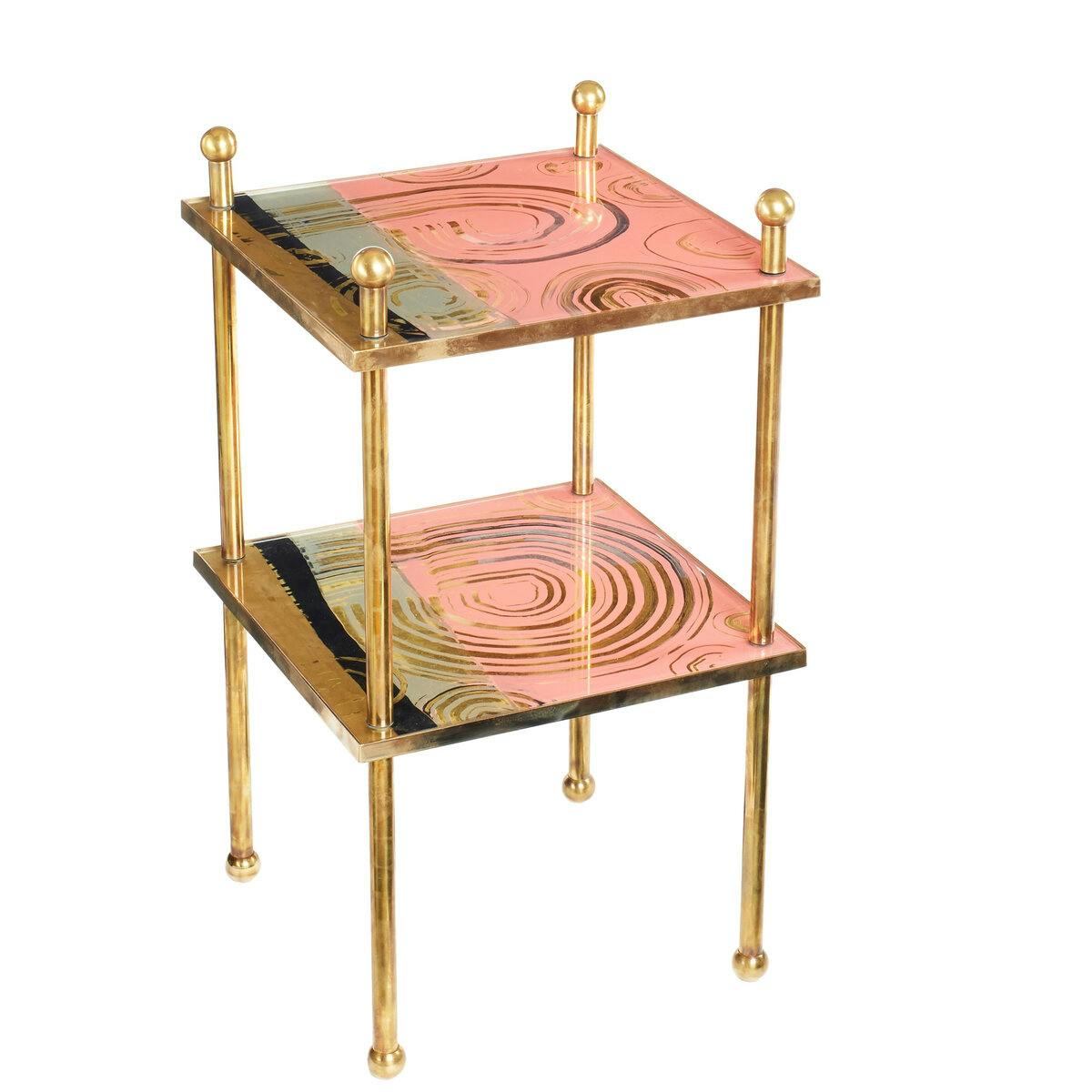 Table Jean studio shot