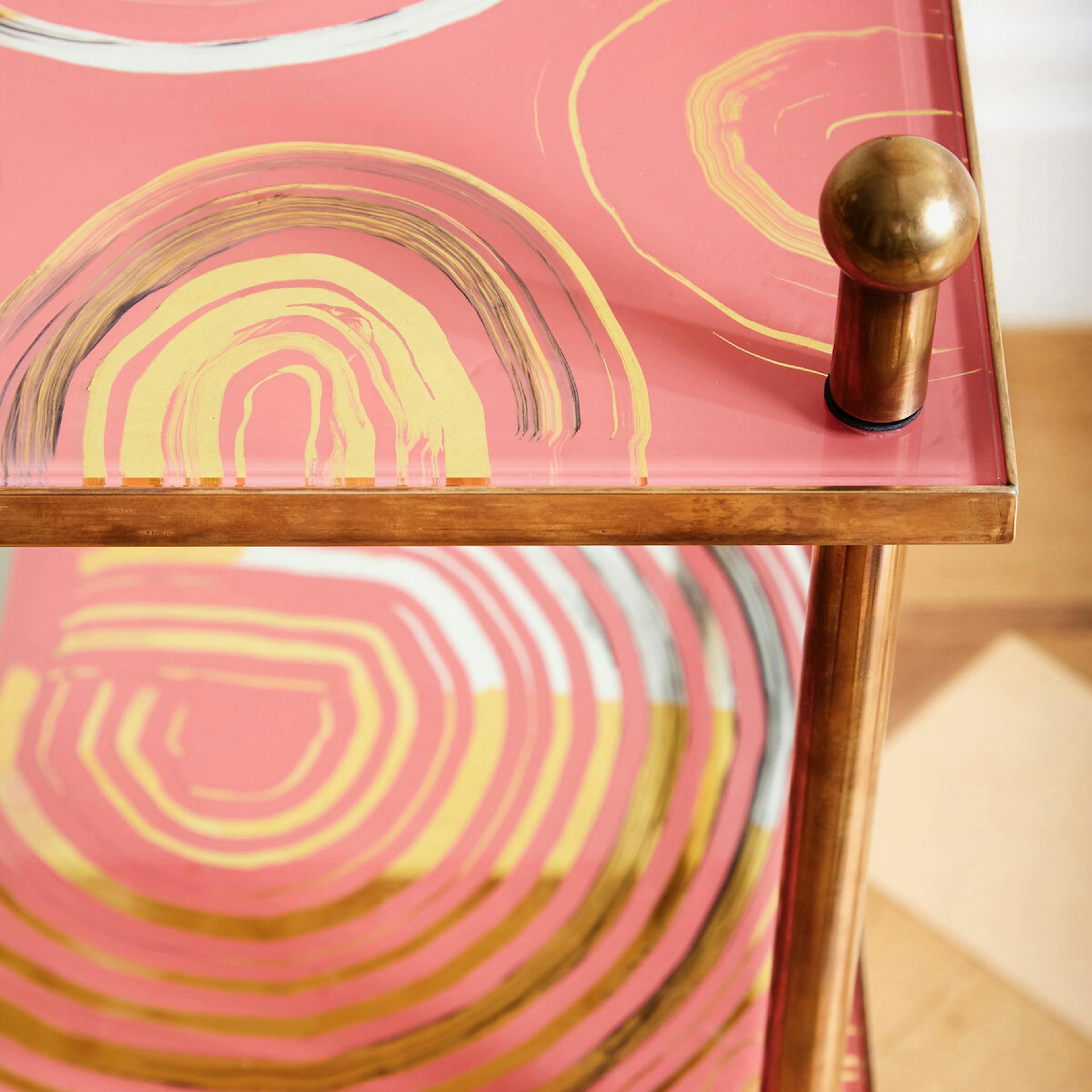 Table Jean closeup on finish