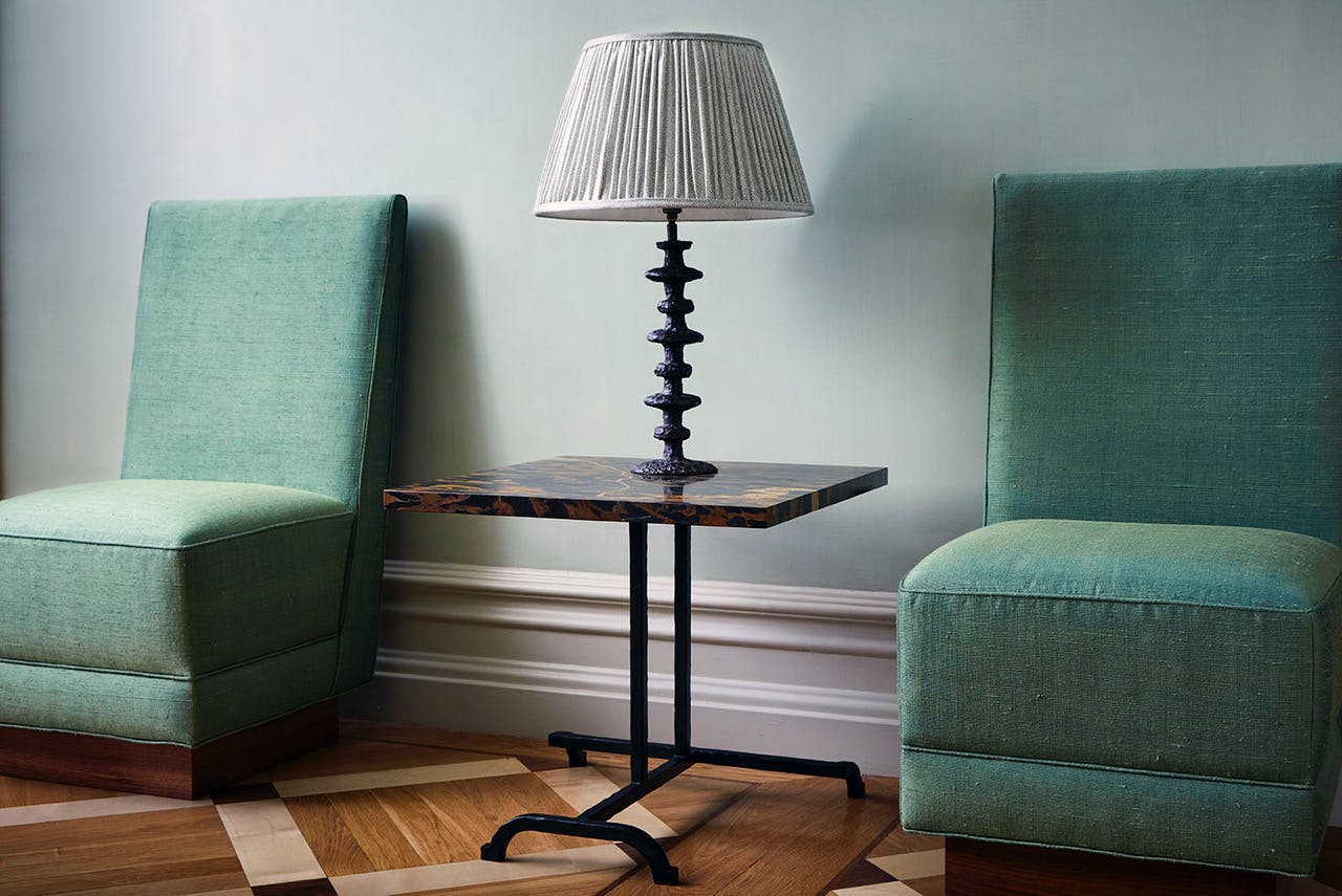 Lampe Cors in setting