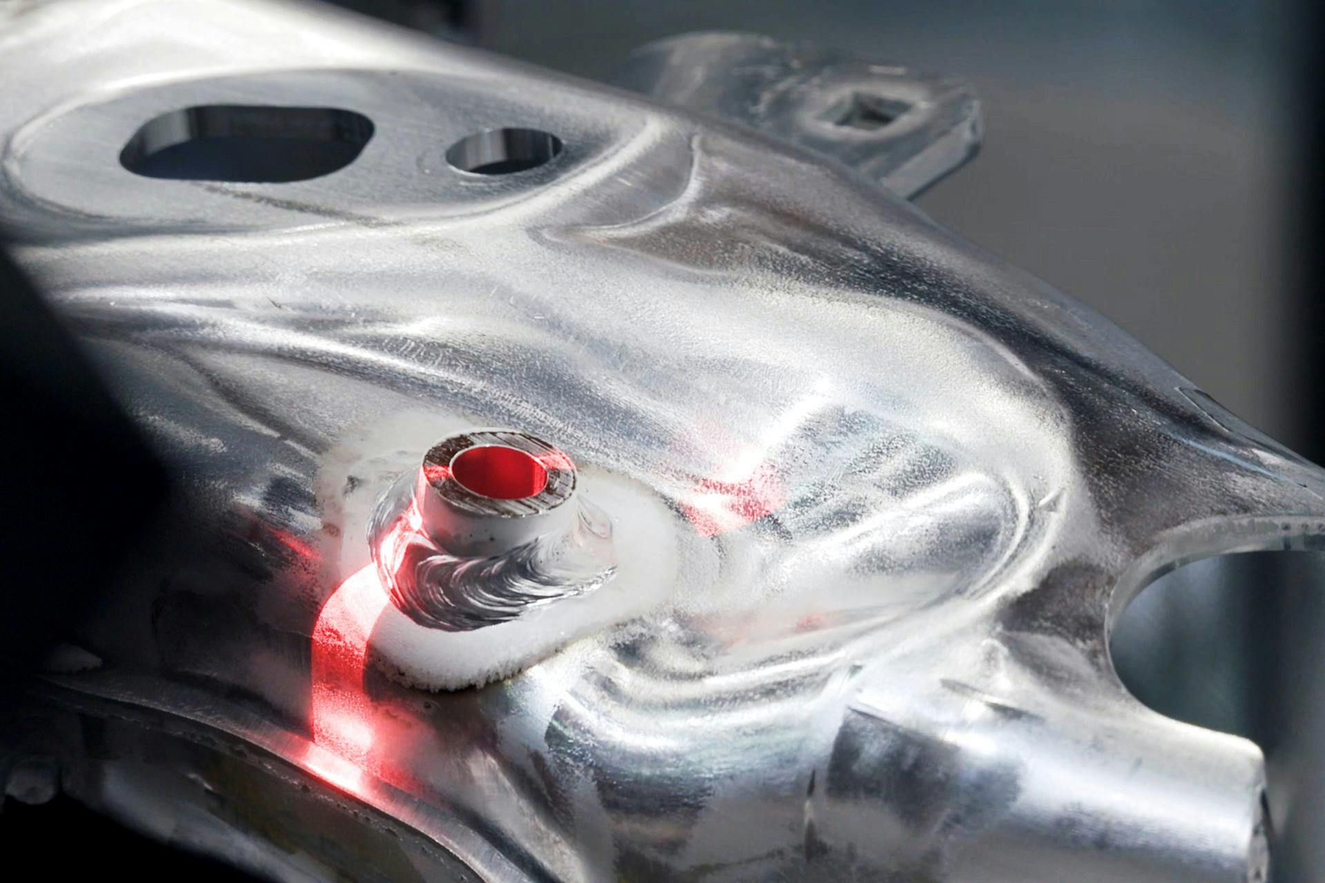 Die Schweißnahtkontrolle VIRO WSI von VITRONIC findet kleinste Fehler – direkt nach dem Schweißen.