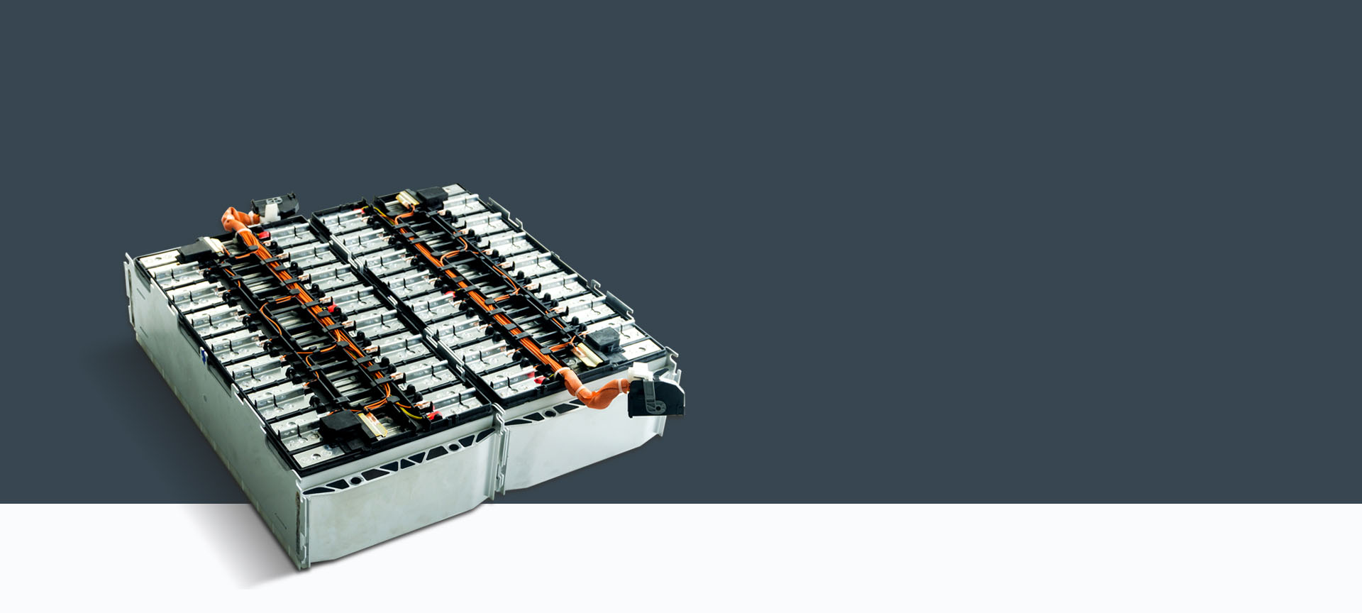 صندوق بطارية للمركبات الكهربائية على خلفية رمادية