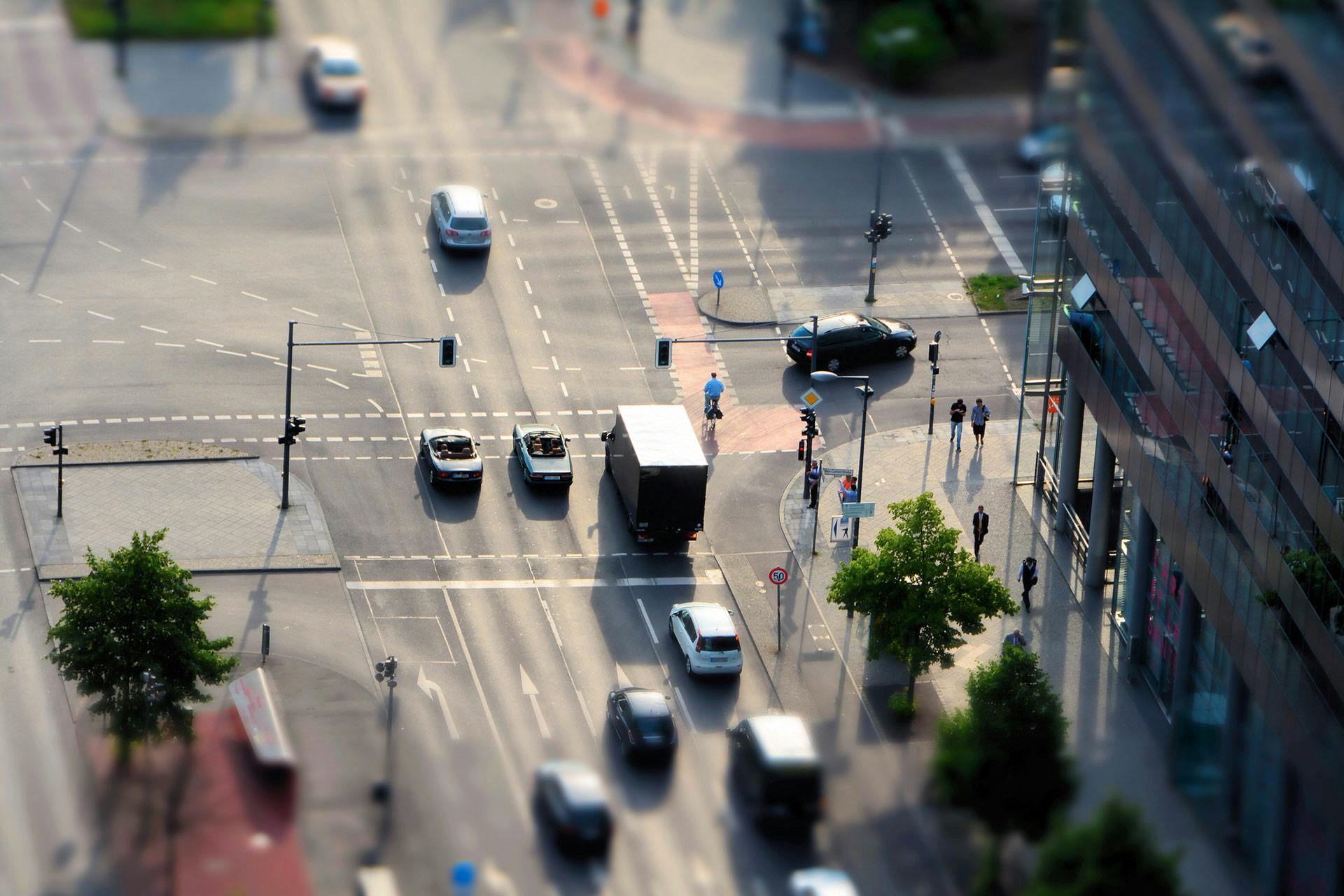 أنظمة مبتكر لرسوم المرور داخل المدن لإدارة حركة المرور بكفاءة
