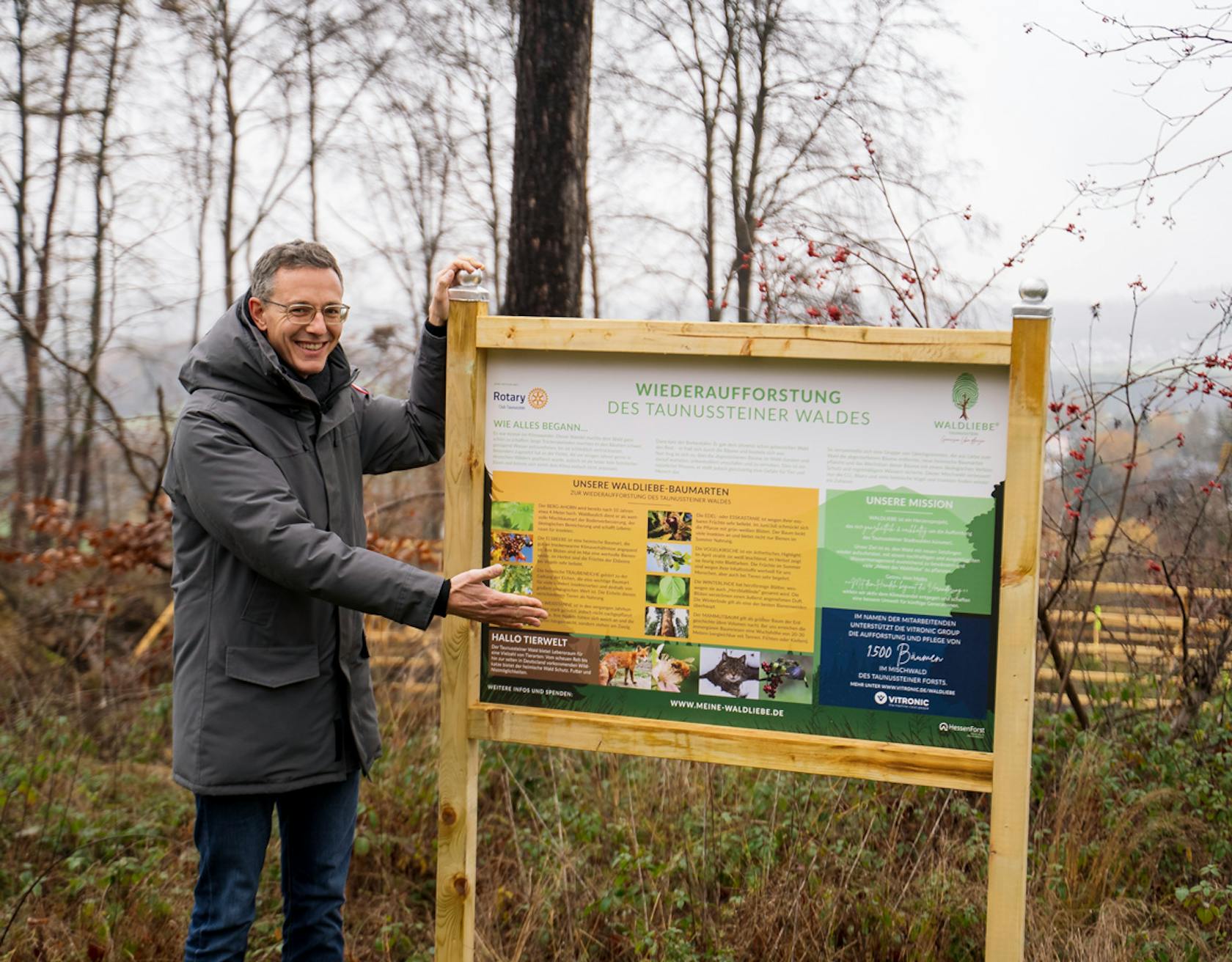 Imagen: Daniel Scholz-Stein (CEO de VITRONIC), orgulloso de lo que se ha conseguido con VITRONIC y su amor por el bosque