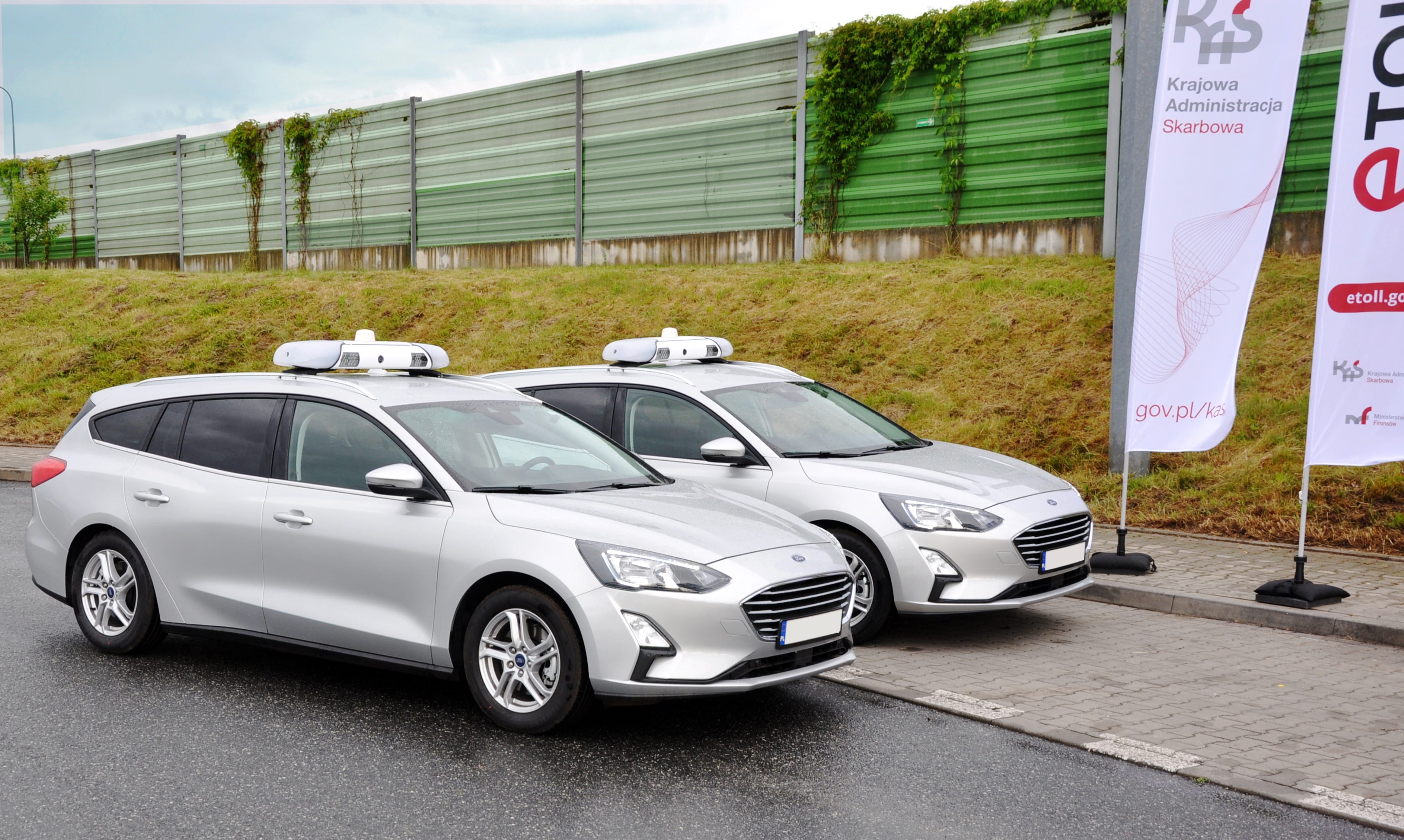 配备 OCR 系统执行通行费支付的巡逻车