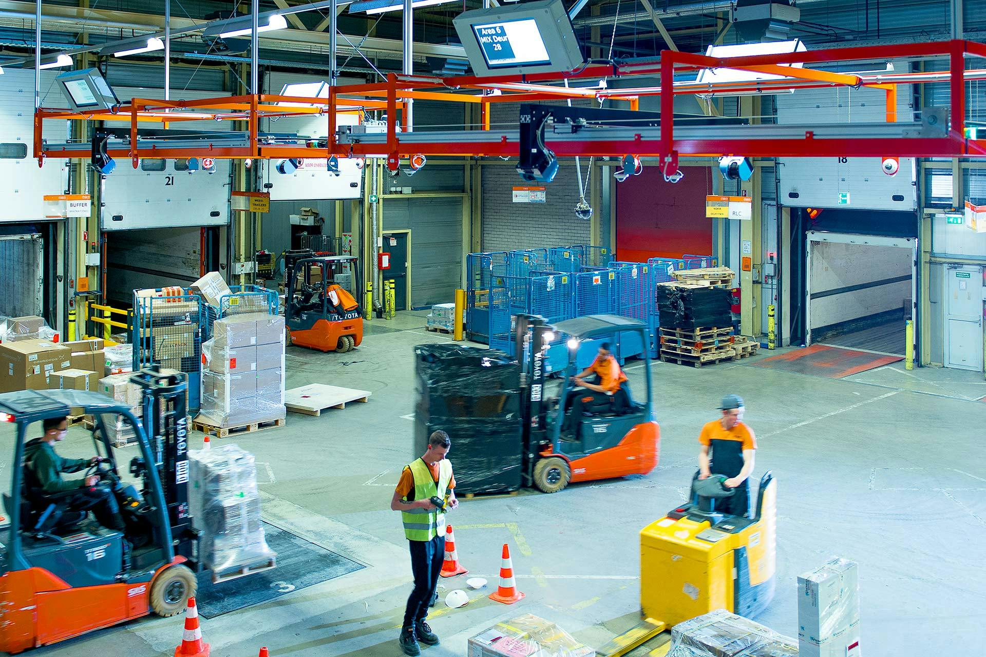 Pallet detection in the hub with VITRONIC systems: Fast, automated, certified and transparent.