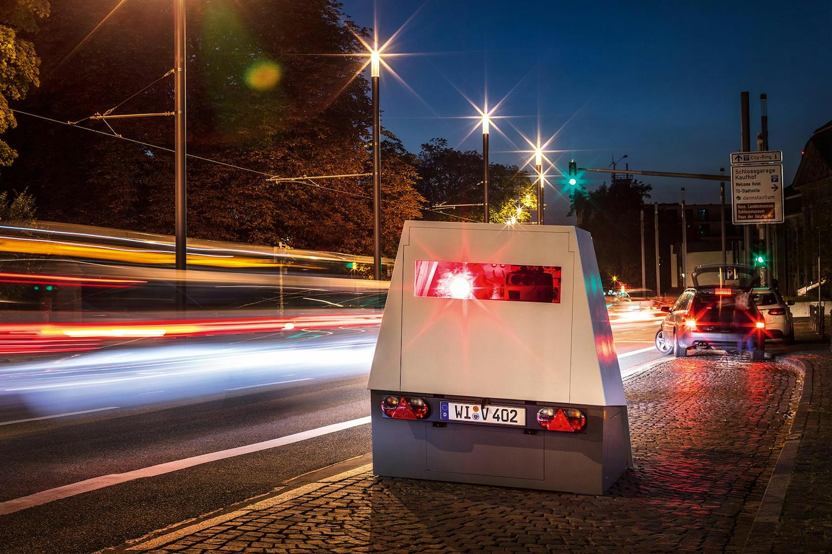 Semi-stationäre Geschwindigkeitsüberwachung mit dem Enforcement Trailer								