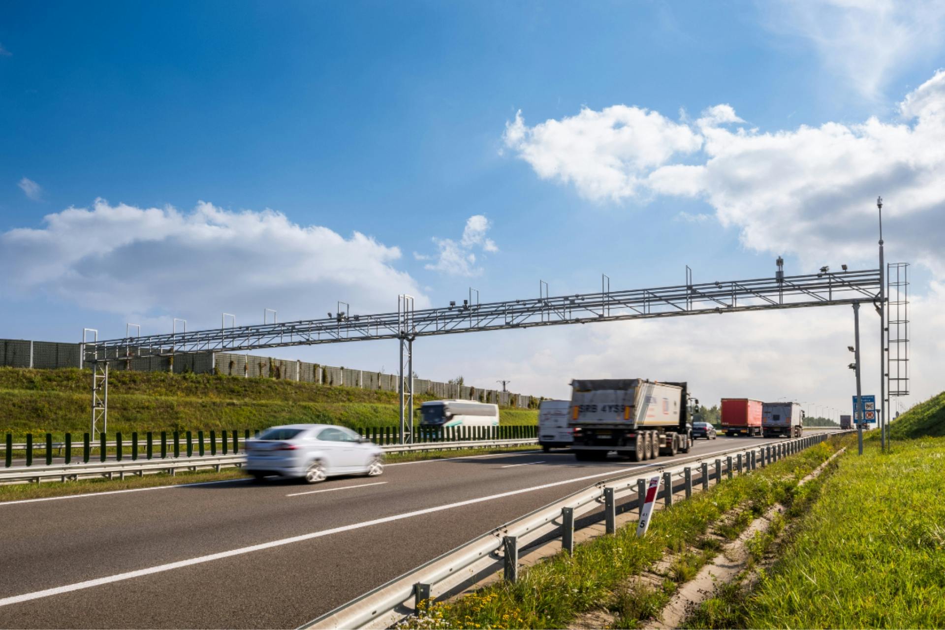 Environmentally Friendly Toll Technologies Reduce CO2 