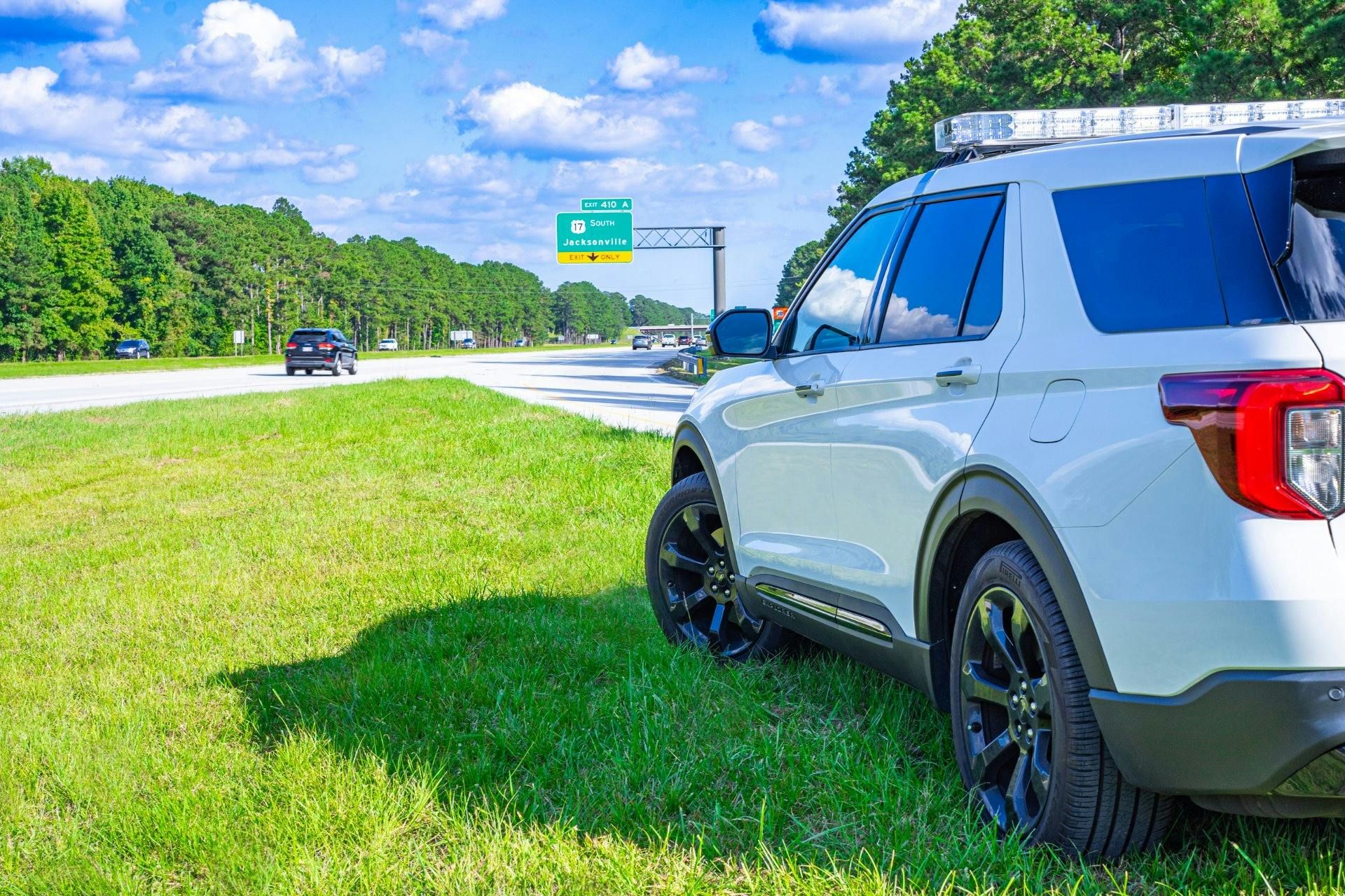 Patrol car with AI-powered ALPR system and advanced video system from VITRONIC
