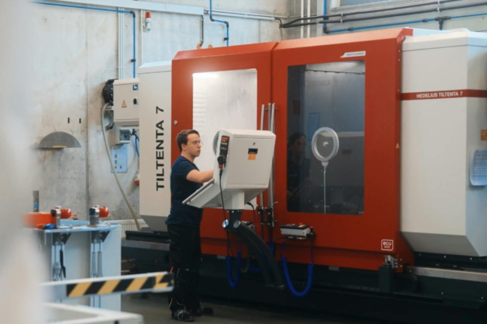 New milling machine from VITRONIC at the Wiesbaden production site