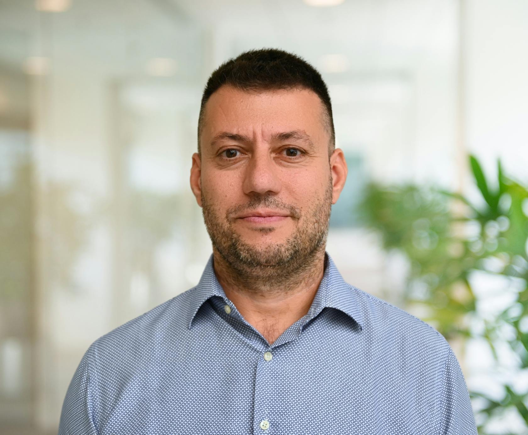 Dr. Dimitrios Zavantis