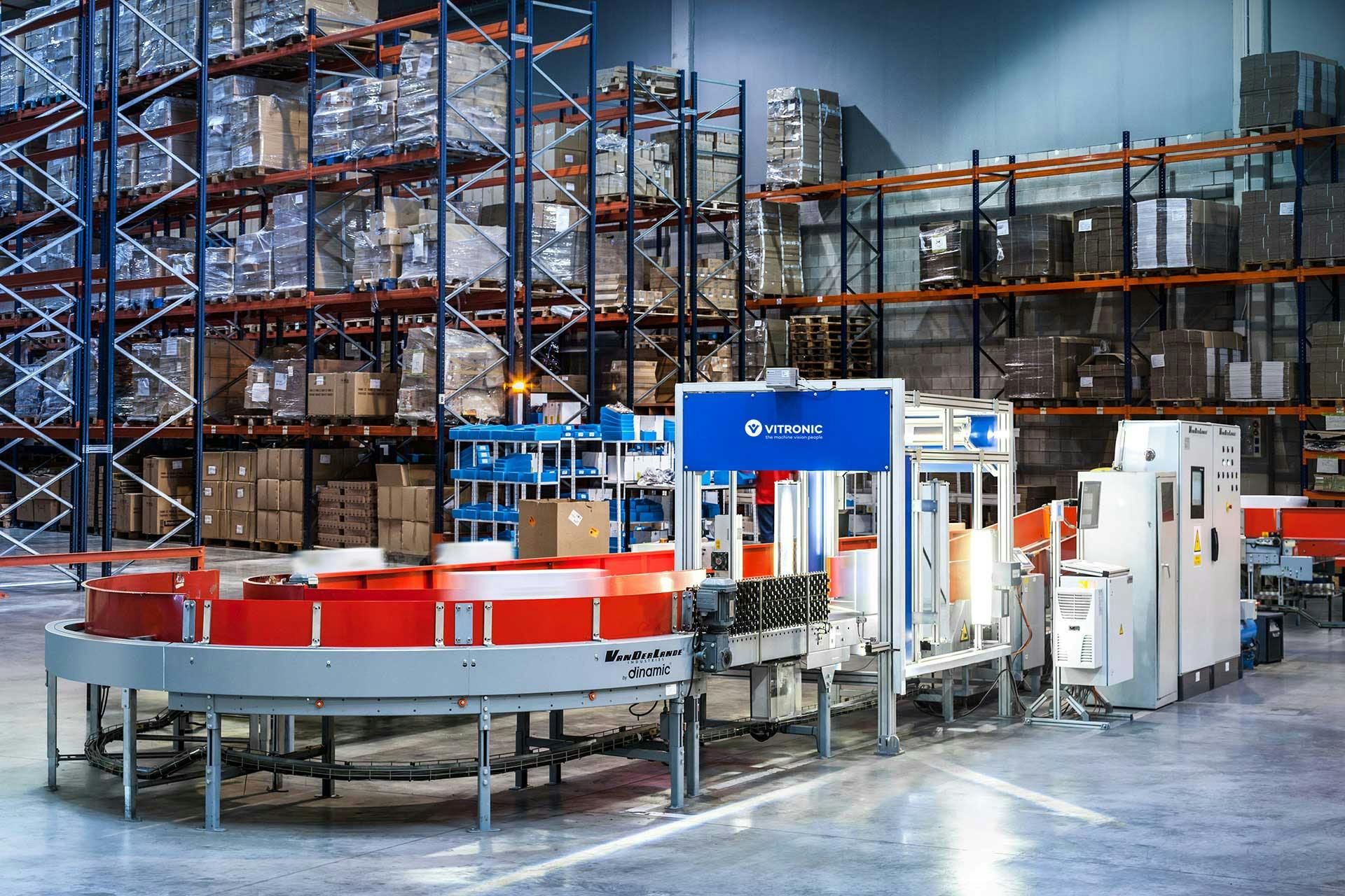 Automation of intralogistics: View into a warehouse with an Auto-ID system from VITRONIC.