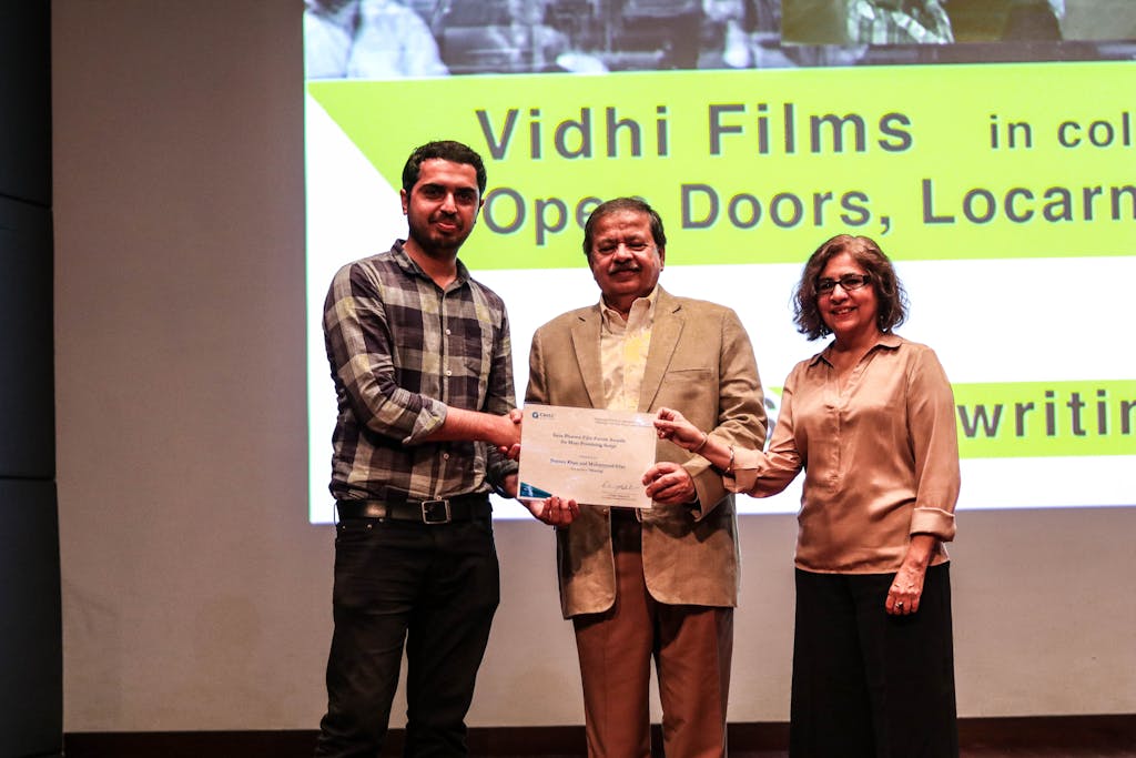 Shireen Khan and his partner Irfan Khan win best script in progress.