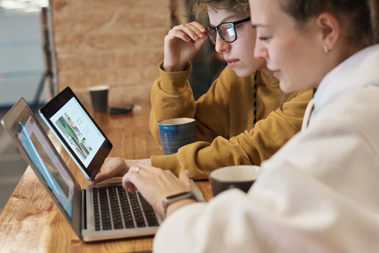 Come trovare clienti online per eCommerce di abbigliamento | Vidra