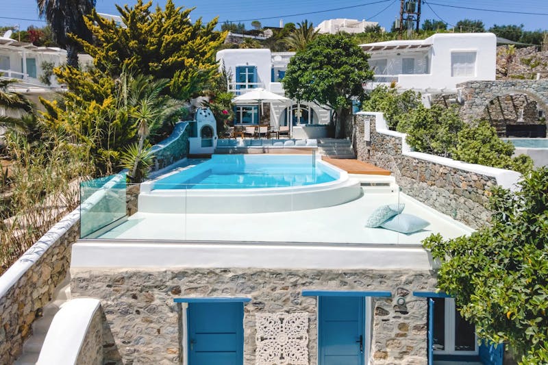 Guest House Junior Suite under the pool