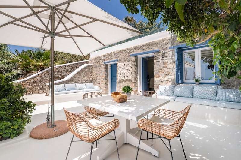 Guest House Junior Suite veranda under the pool