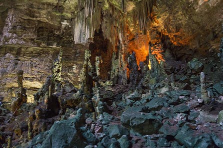 <h3>Visitar las grutas</h3>
