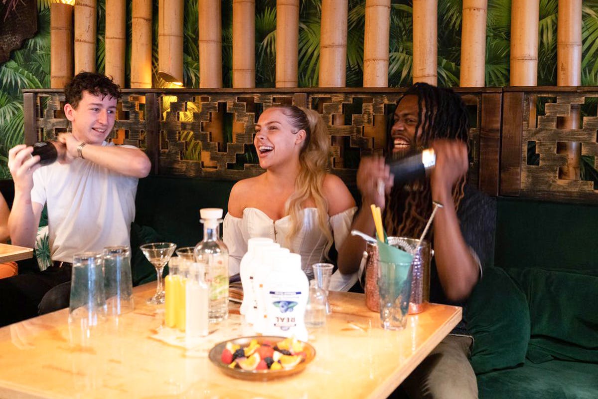 35 Brilliant Things To Do With Your Friends