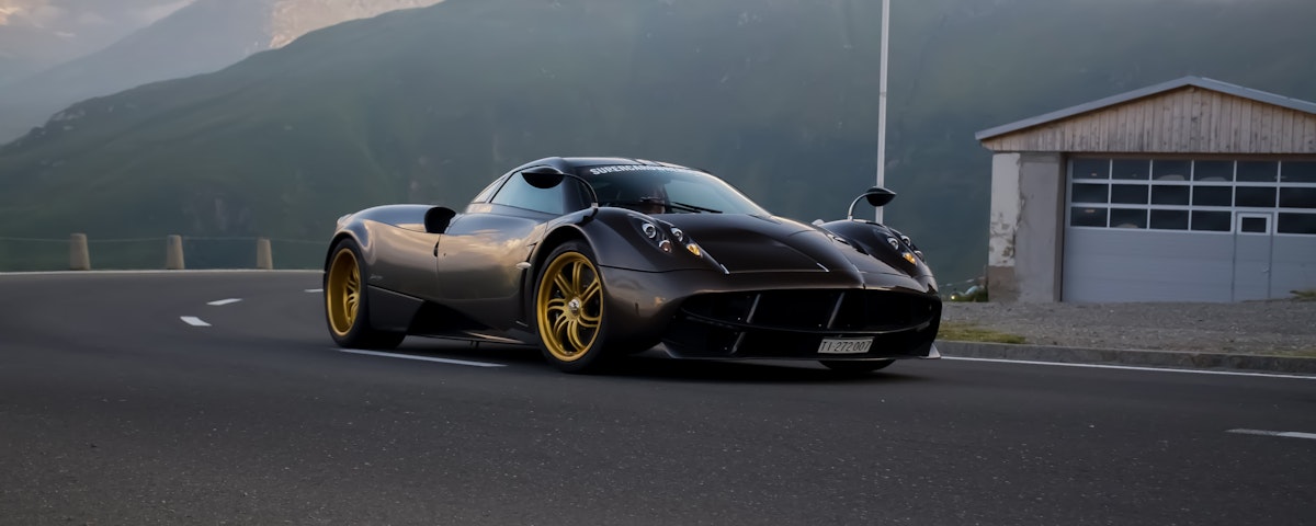 The 10 Fastest Cars in the World Right Now