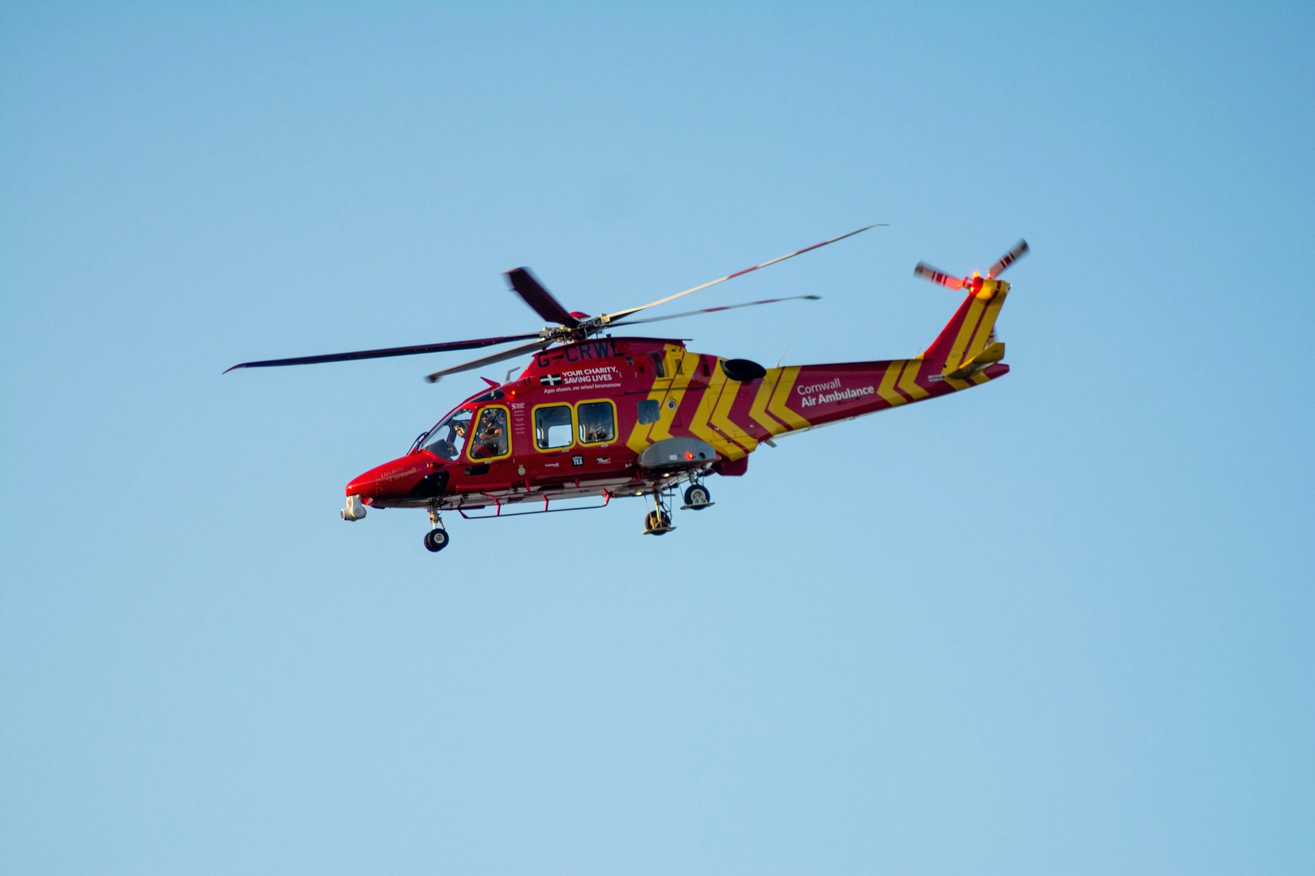 How To Become A Helicopter Pilot Including Skills Salary how-to-become-a-helicopter-pilot-including-skills-salary
