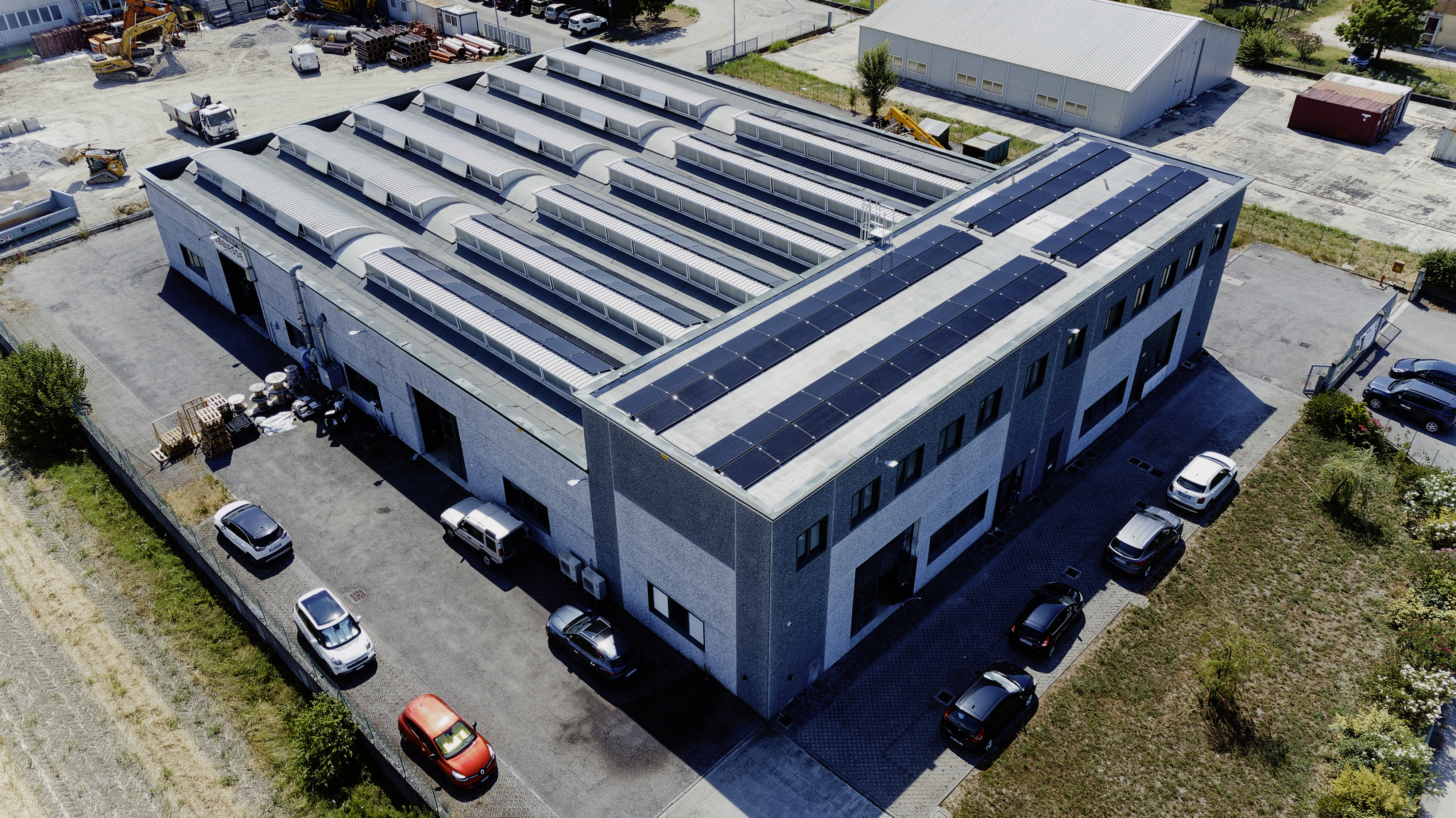 B.G S.A.S., azienda di meccanica di precisione attiva dal 2005 nei settori biomedicale, automotive e packaging, ha scelto Virides per realizzare un impianto fotovoltaico industriale pensato per sostenere i propri consumi energetici in modo efficiente e duraturo.