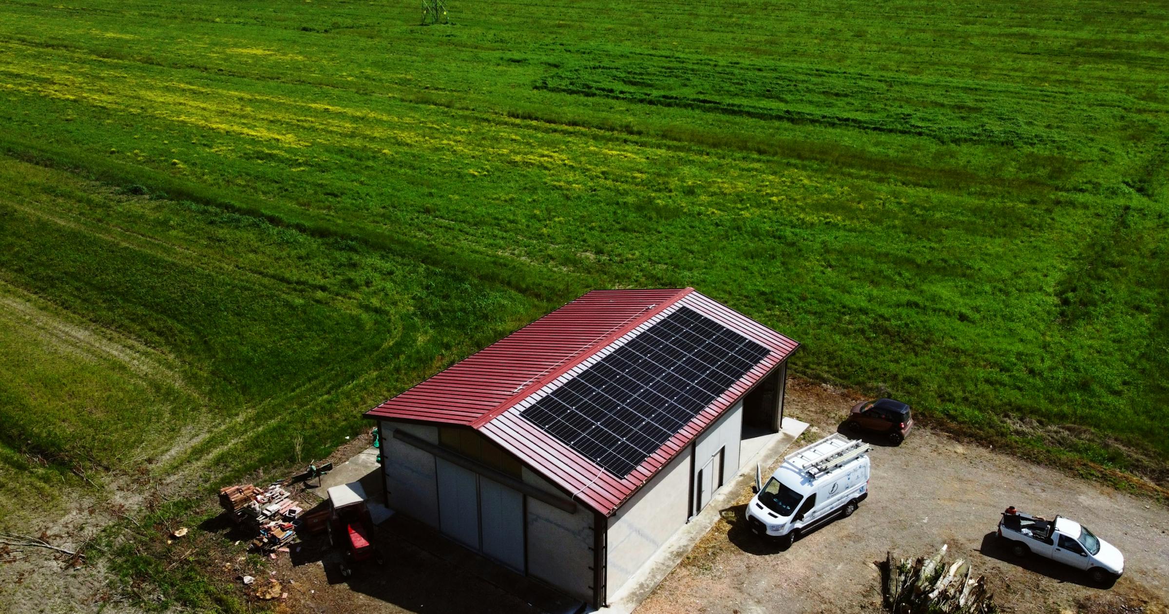 All’interno dell’Azienda Agricola La Migliara, Virides ha realizzato un impianto fotovoltaico che ha trasformato il modo di produrre e utilizzare l'energia, rendendo questa realtà un esempio concreto di autosufficienza energetica basata su fonti rinnovabili.