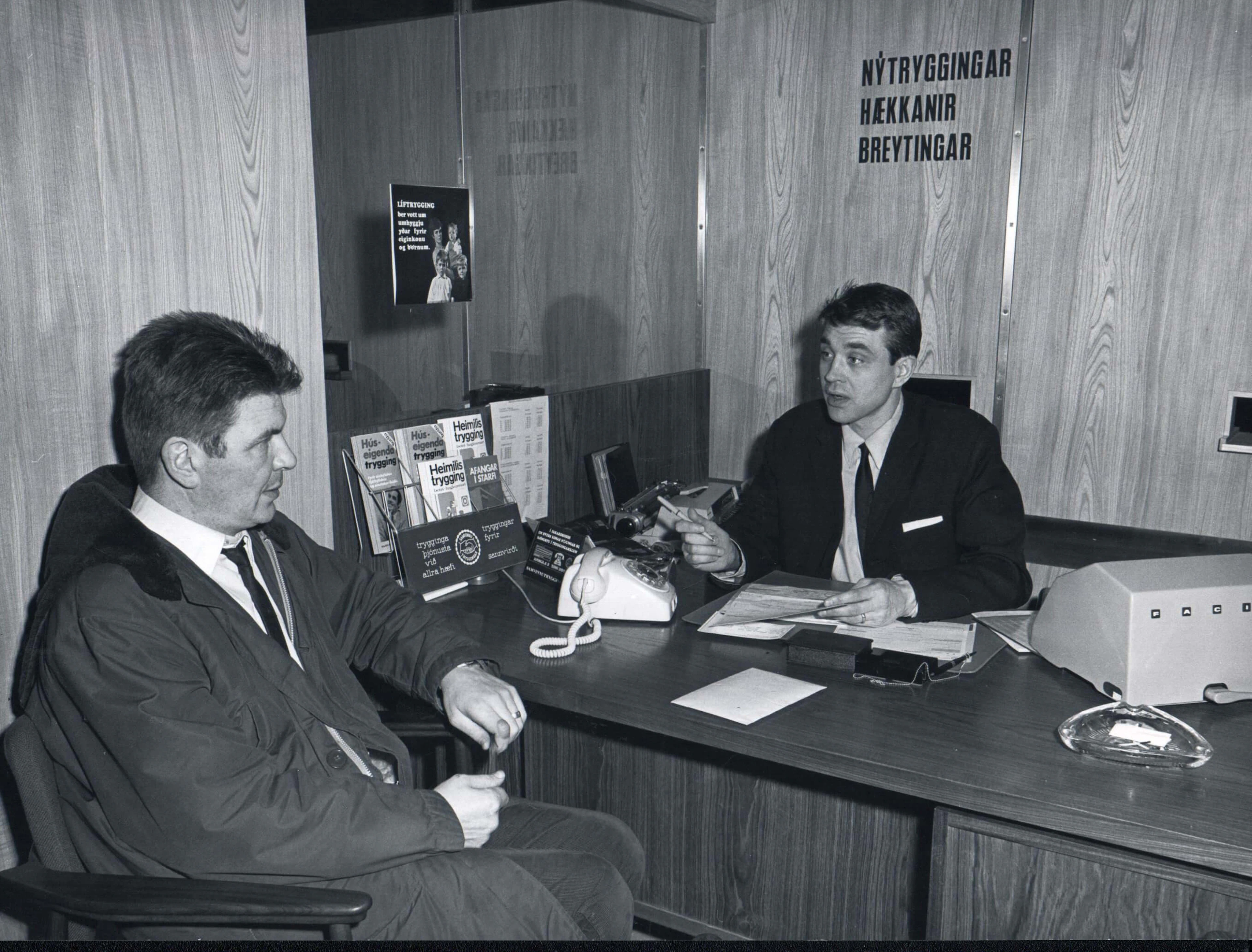 Mynd frá starfsemi Samvinnutrygginga frá 1971
