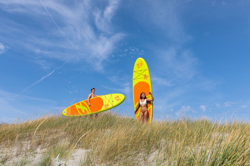 De norska influencerna Reisegutta var på sommarsemester i Halland.