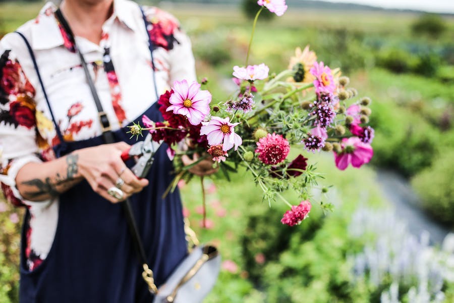 Ett fång med blommor.