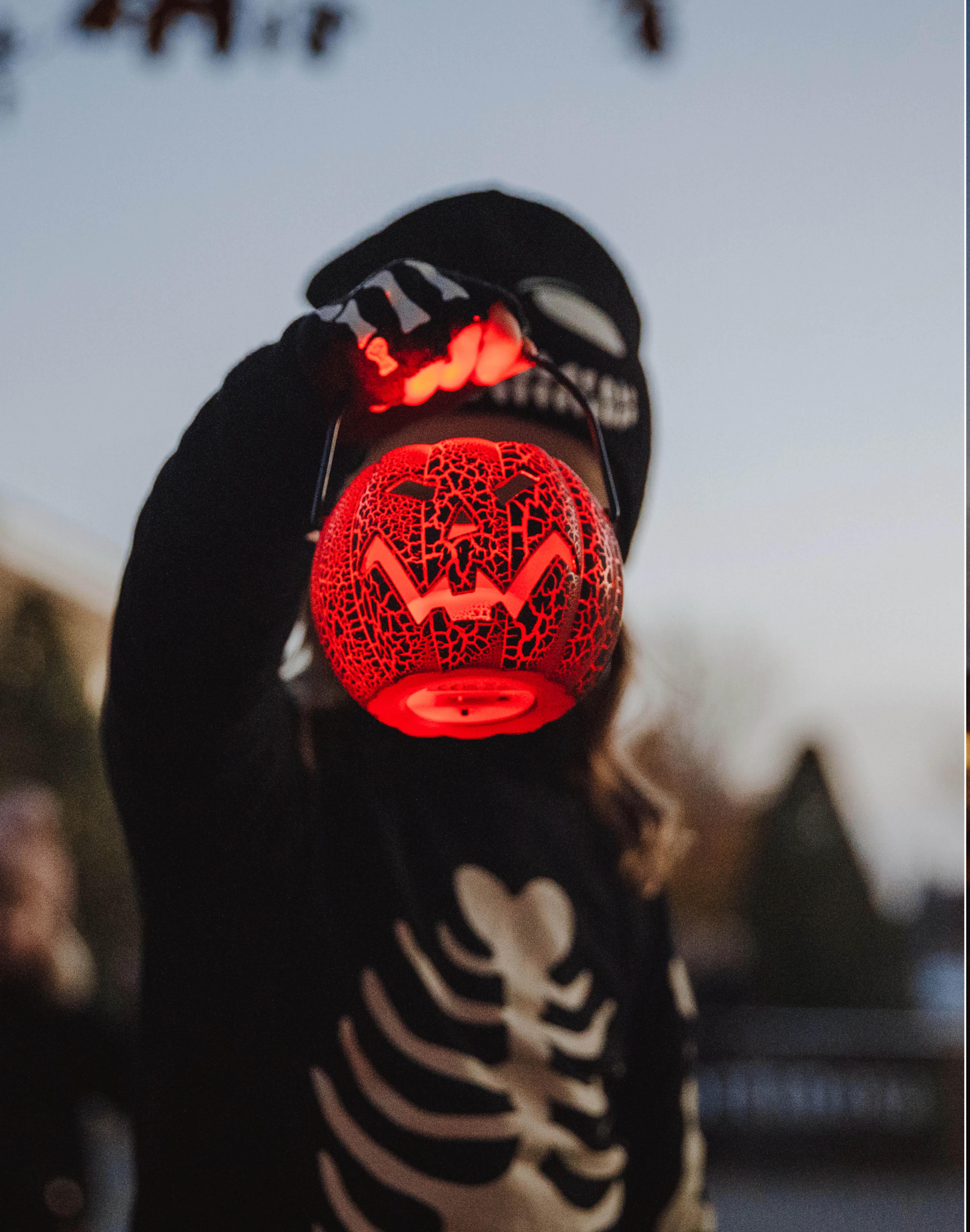 Barn I halloweenkostym på Rys och Mys i Varberg, Halland
