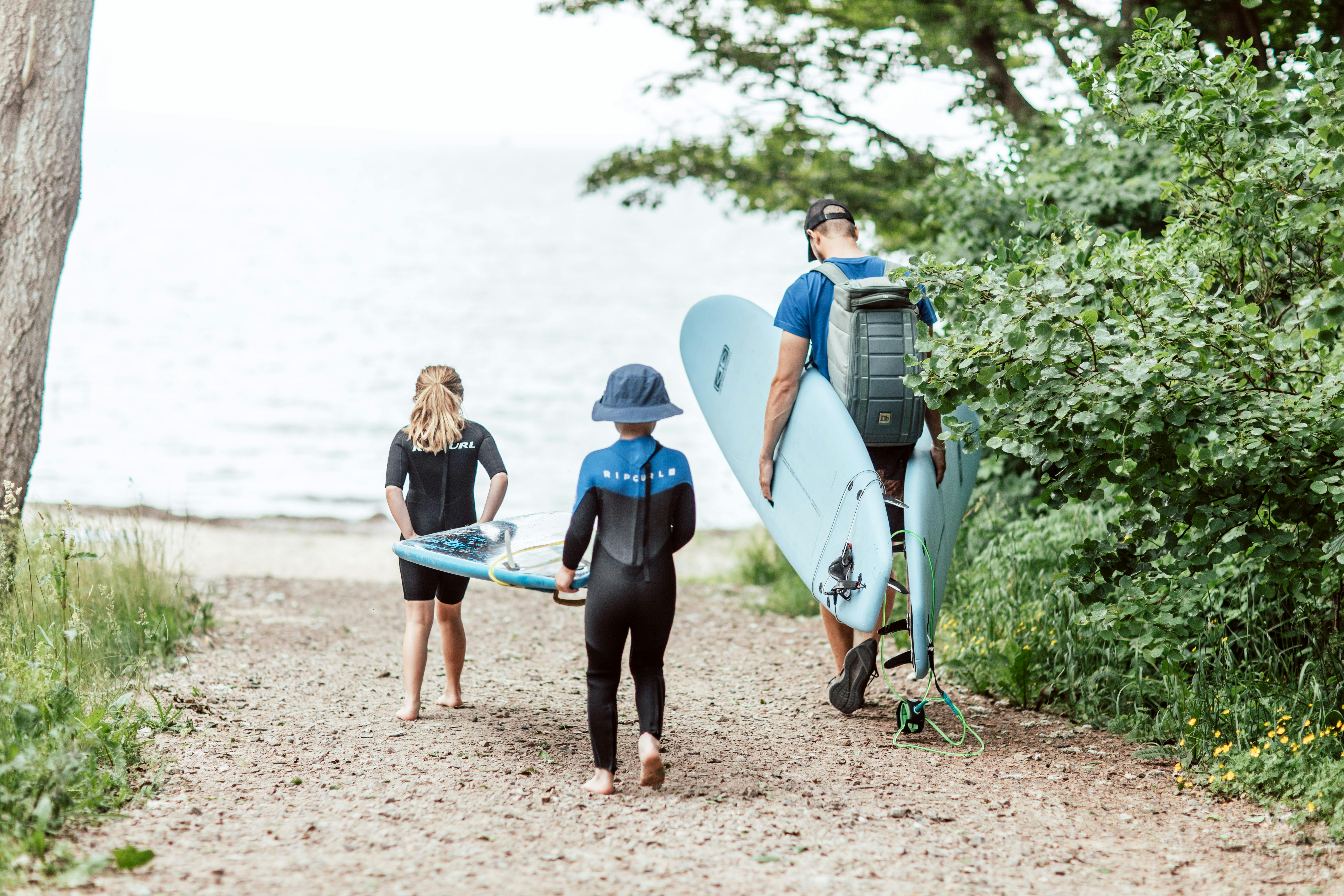 Testa gå en surfkurs i Halland