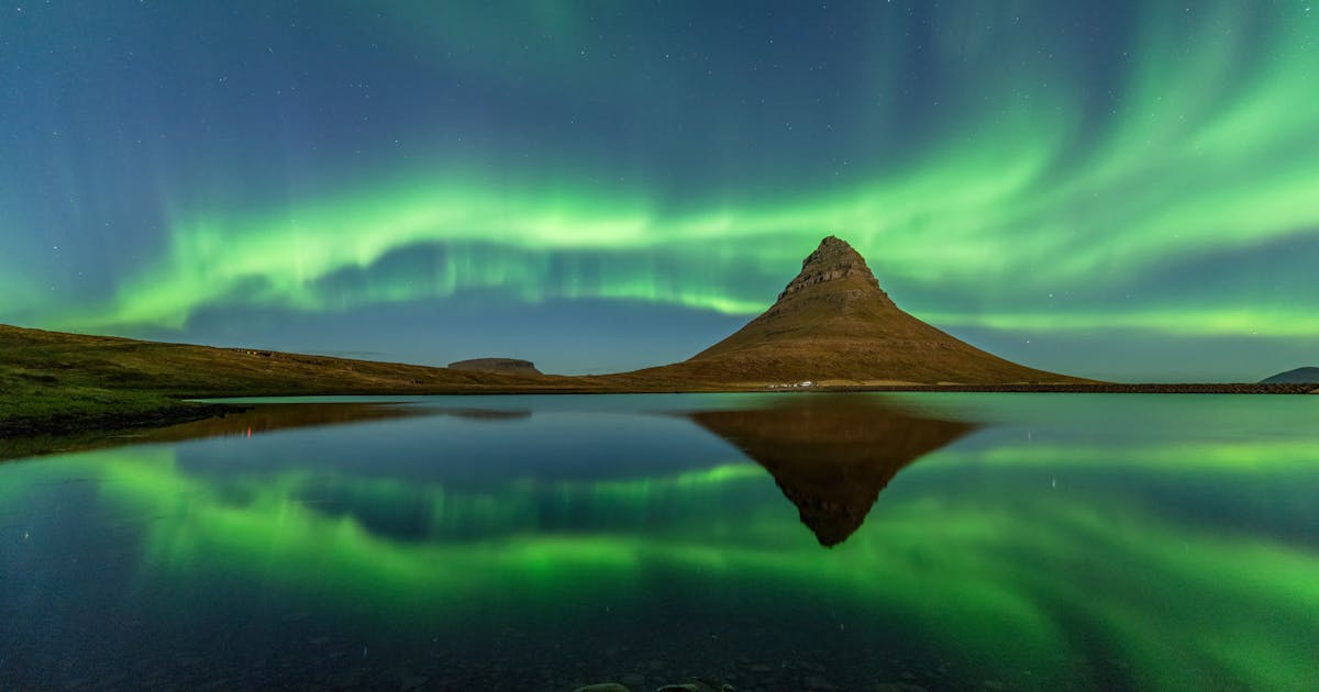 kapok renere At lyve The Northern Lights in Iceland