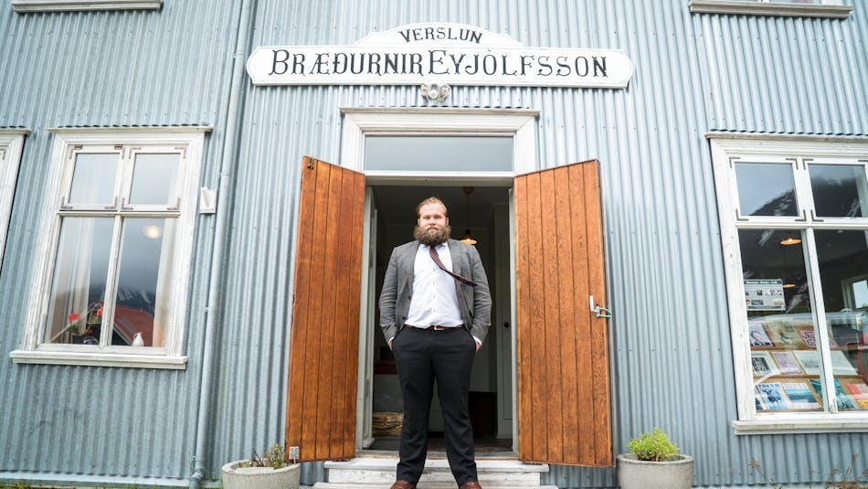 Eyþór Jóvinsson bookseller in Flateyri 