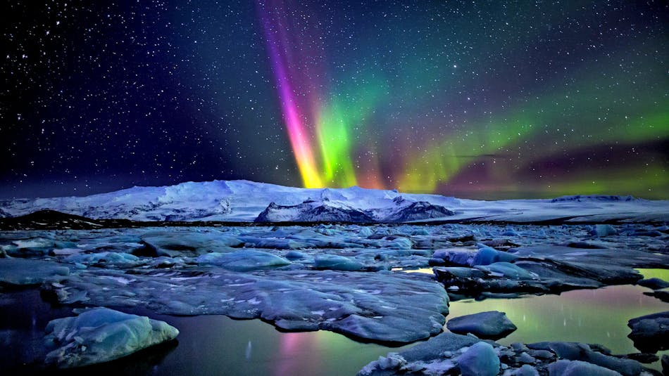 The Northern Lights Make An Appearance Over The Jökulsarlón Glacier Lagoon