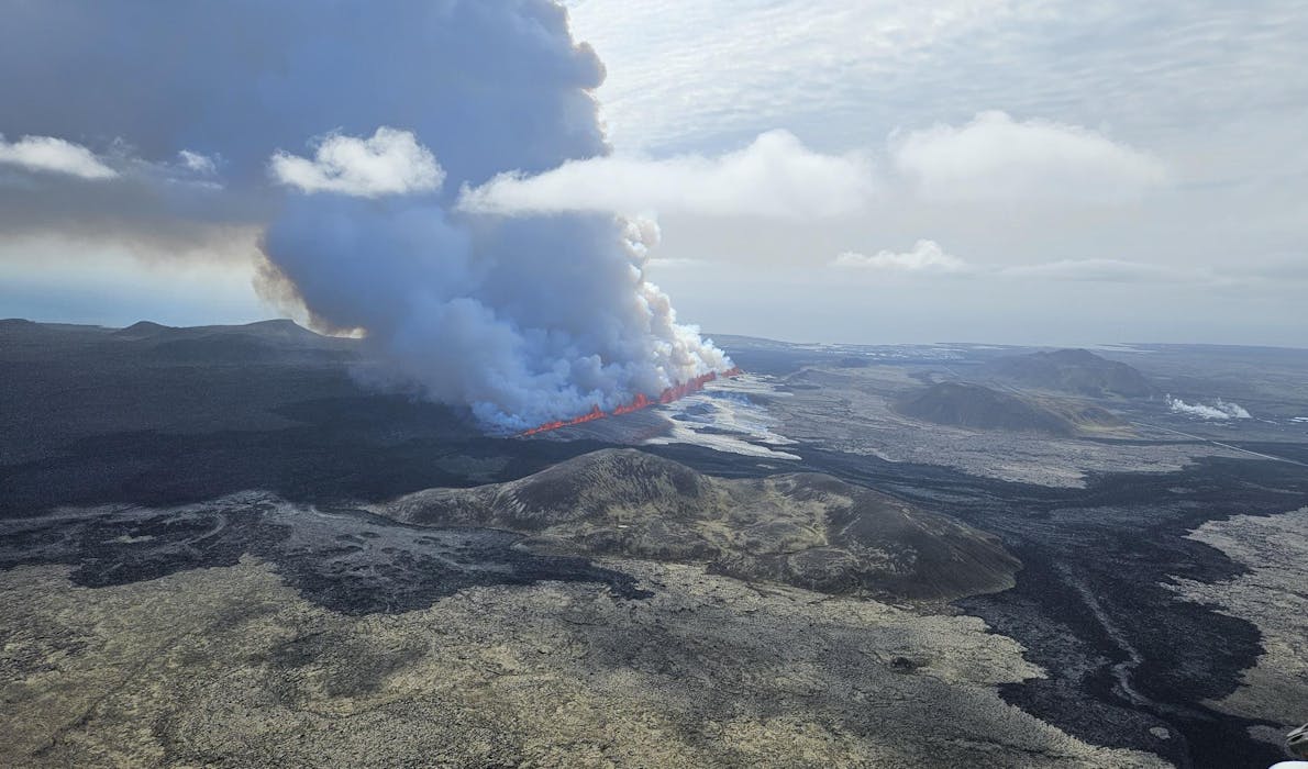 A fissure eruption started on the Reykjanes Peninsula by Sýlingarfell on May 29, 2024