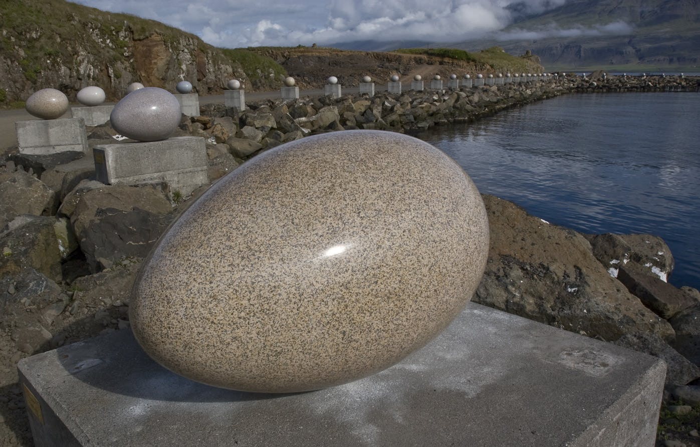 Eggin granite sculptures in Gledivik