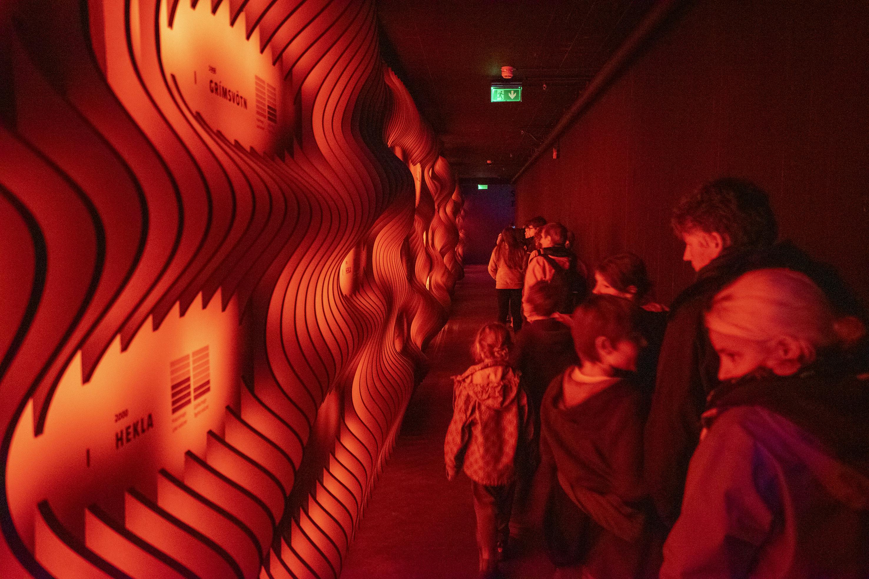 Children at the Hvolsvöllur lava center